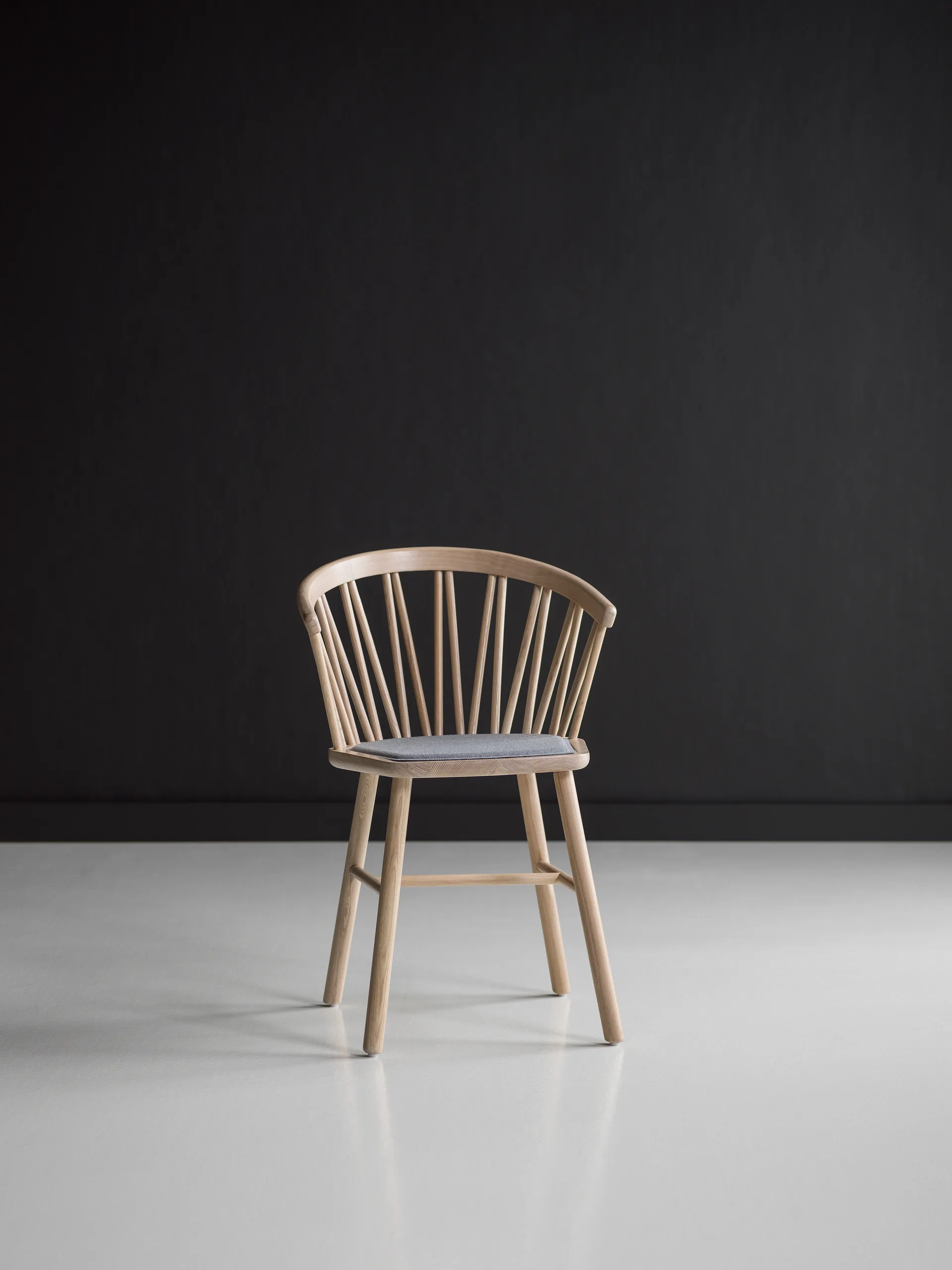 ZigZag Loungestuhl, Eschenholz blond gebeizt Hans K