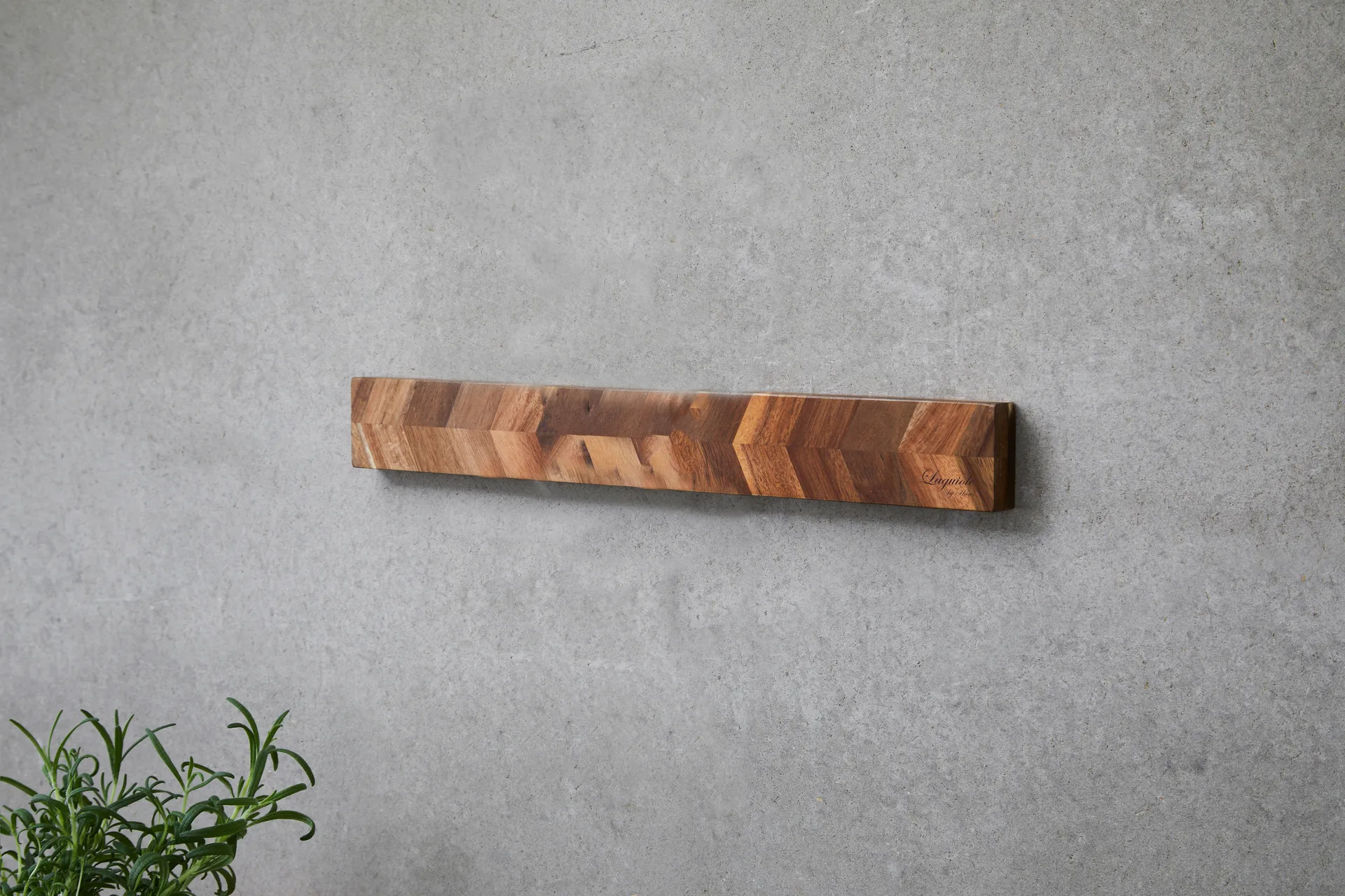 Laguiole by Hâws magnetischer Messerhalter 40x5x2 cm, Acacia wood Herringbone style Hâws