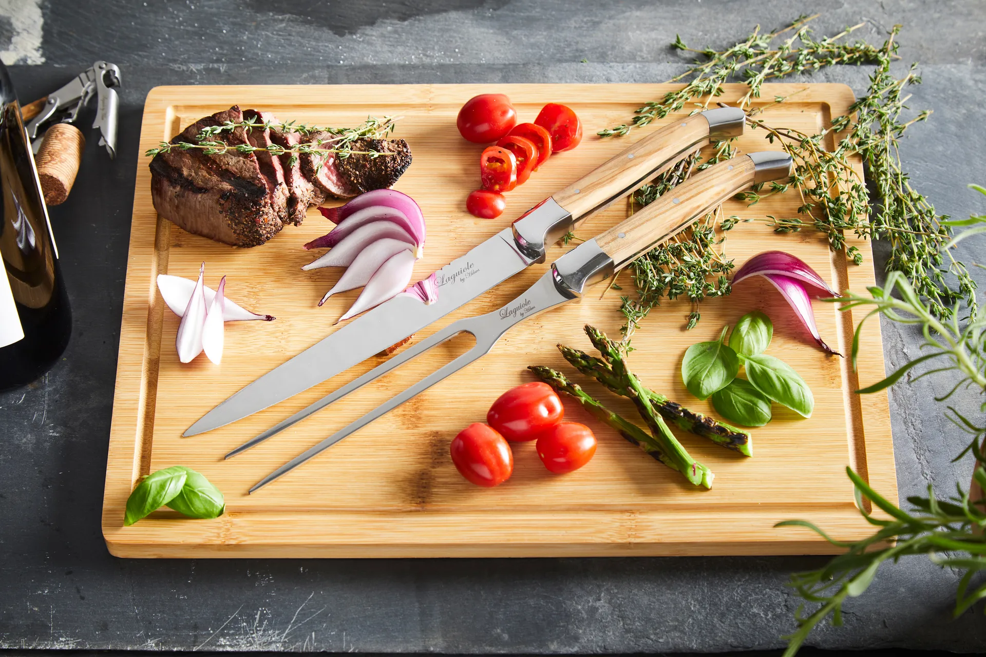 Laguiole By Hâws Tranchierbesteck mit Schneidebrett 3-teilig, Olive Hâws