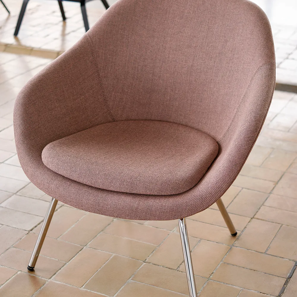 About a Lounge 87 Sessel, Remix 173 dark grey-schwarzes Gestell HAY