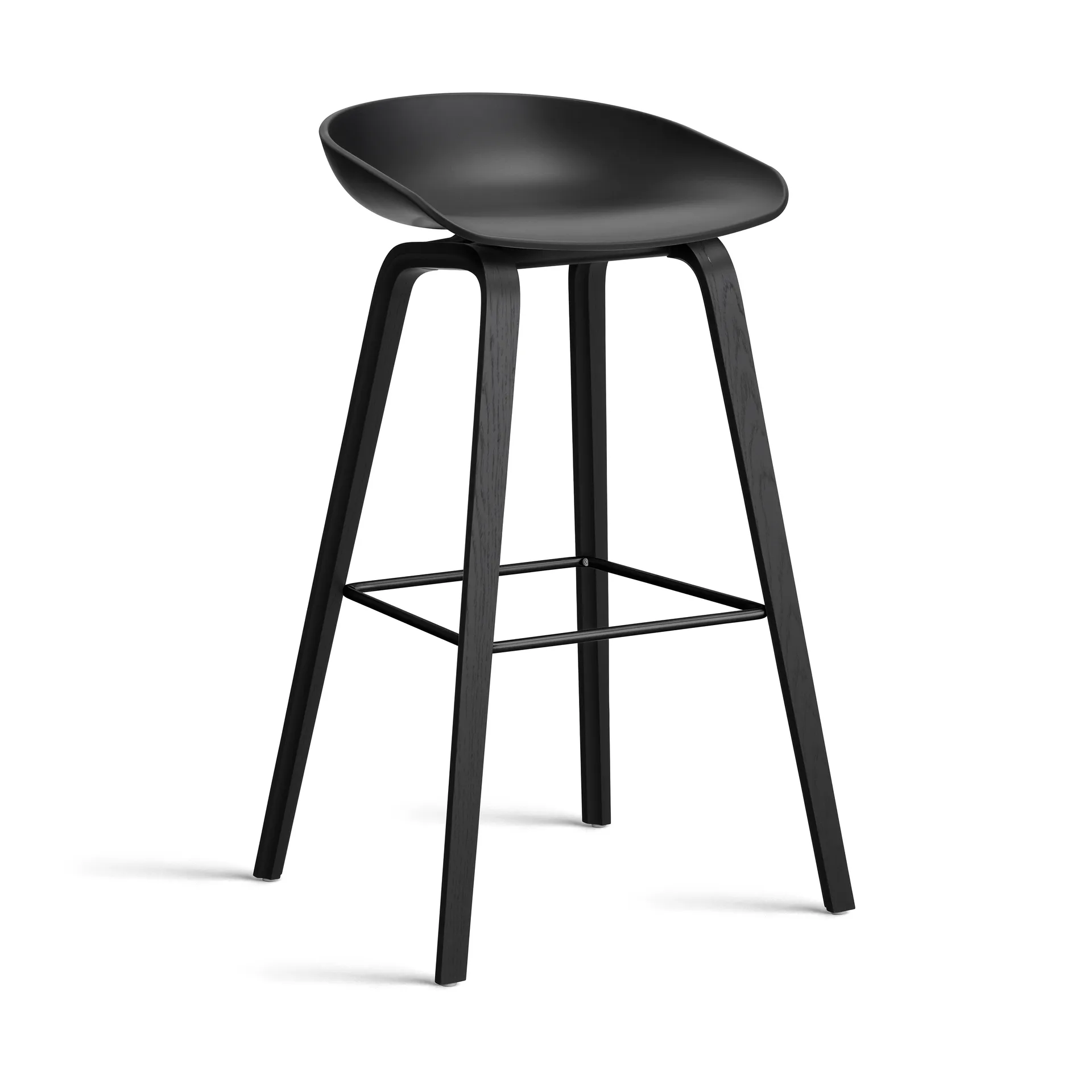 About a Stool 32 High Barhocker schwarzes Eichen­gestell 2.0, Schwarz-schwarz Stahlstütze HAY