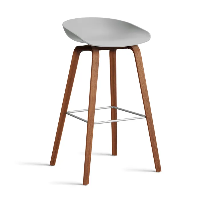 About a Stool 32 High Barhocker Walnussgestell 2.0 - Concrete grey-Edelstahlstütze - HAY