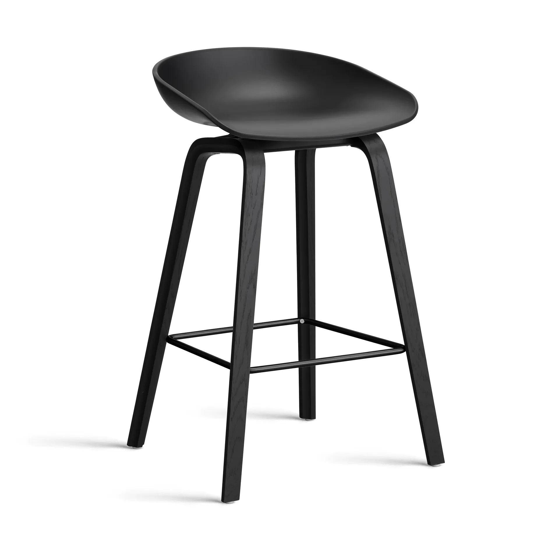 About a Stool 32 Low Barhocker schwarzes Eichen­gestell 2.0, Schwarz-schwarze Stahlstütze HAY