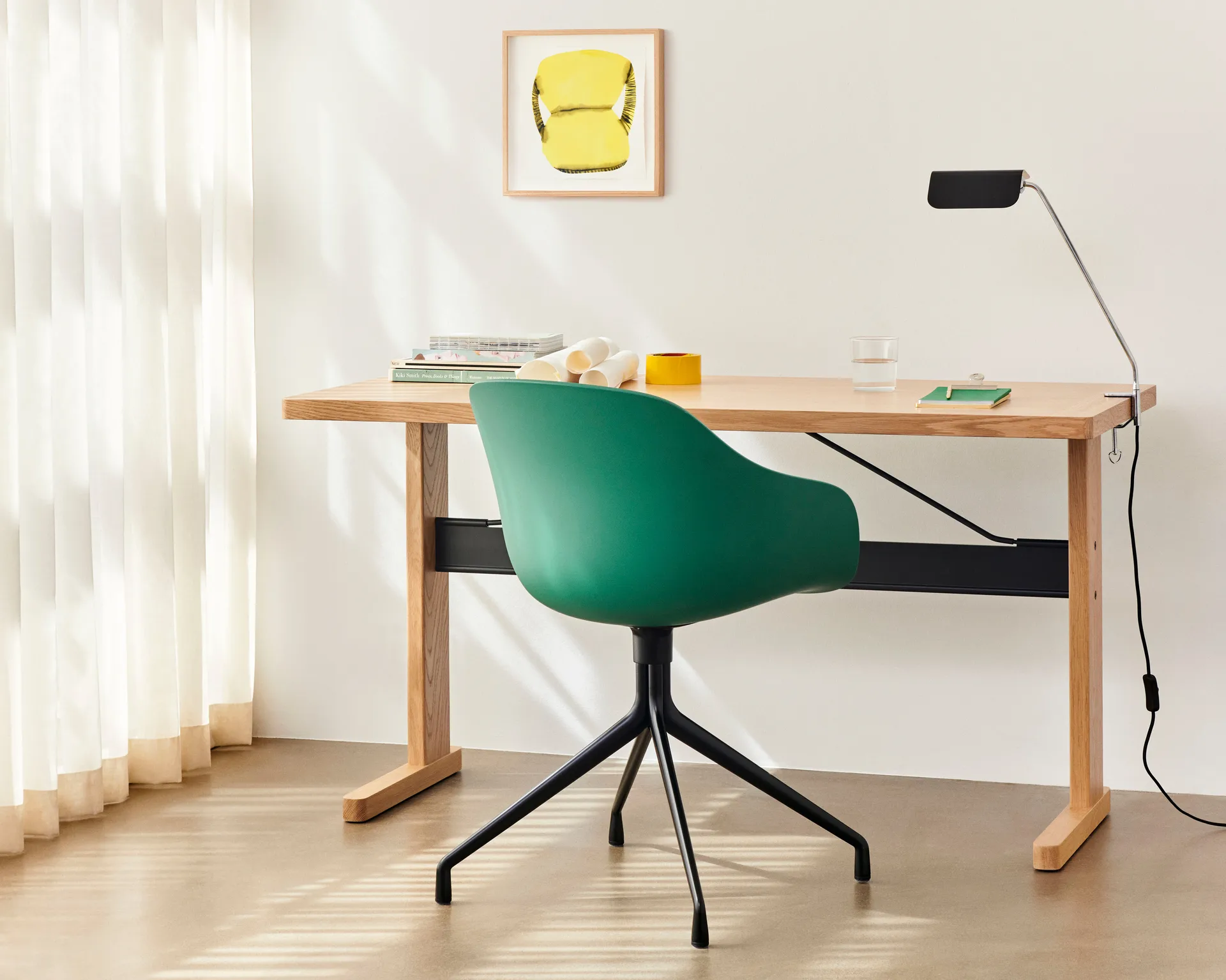 Apex Clip Schreibtischlampe, Iron black HAY