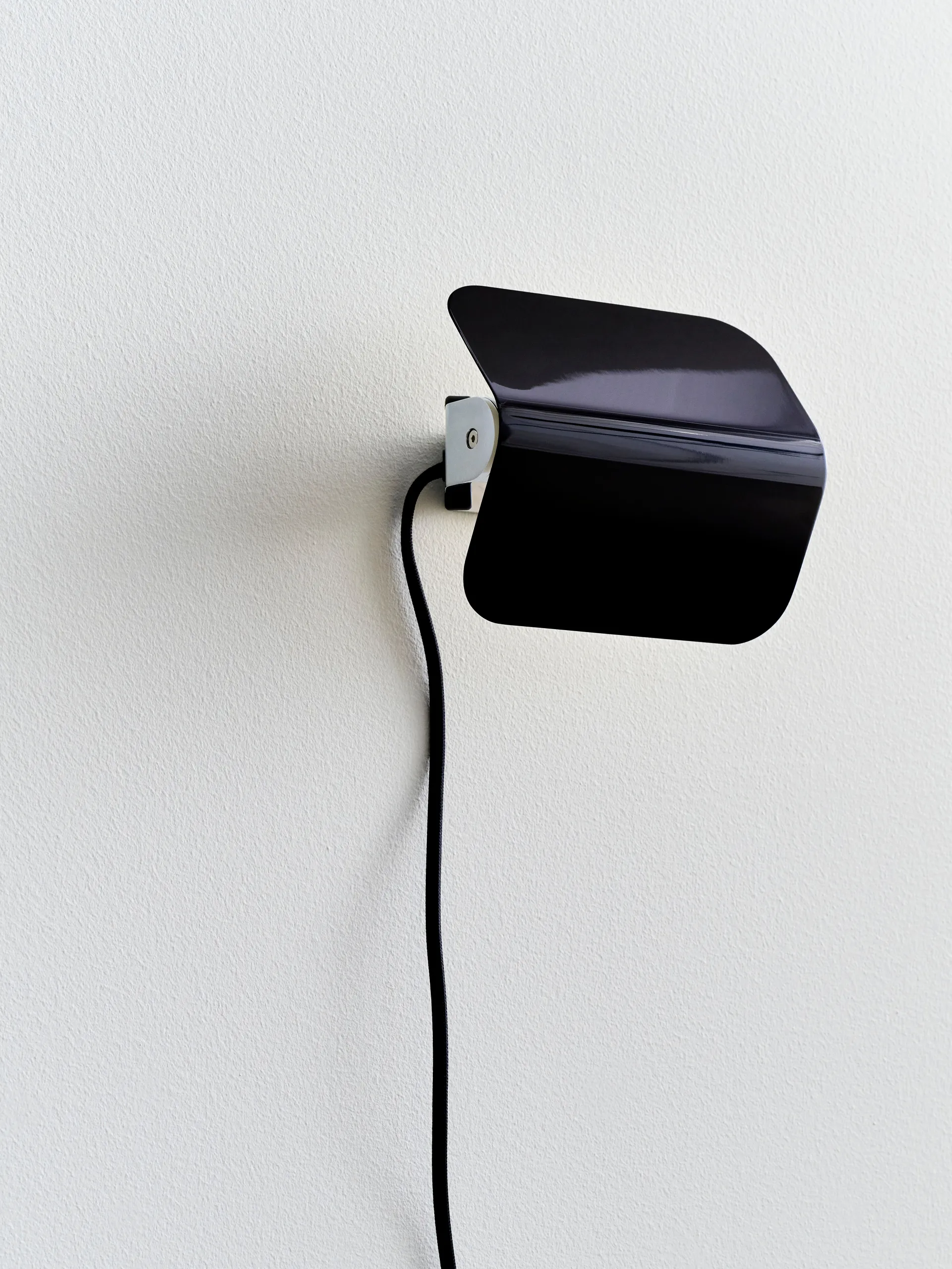 Apex Wandleuchte, Iron black HAY