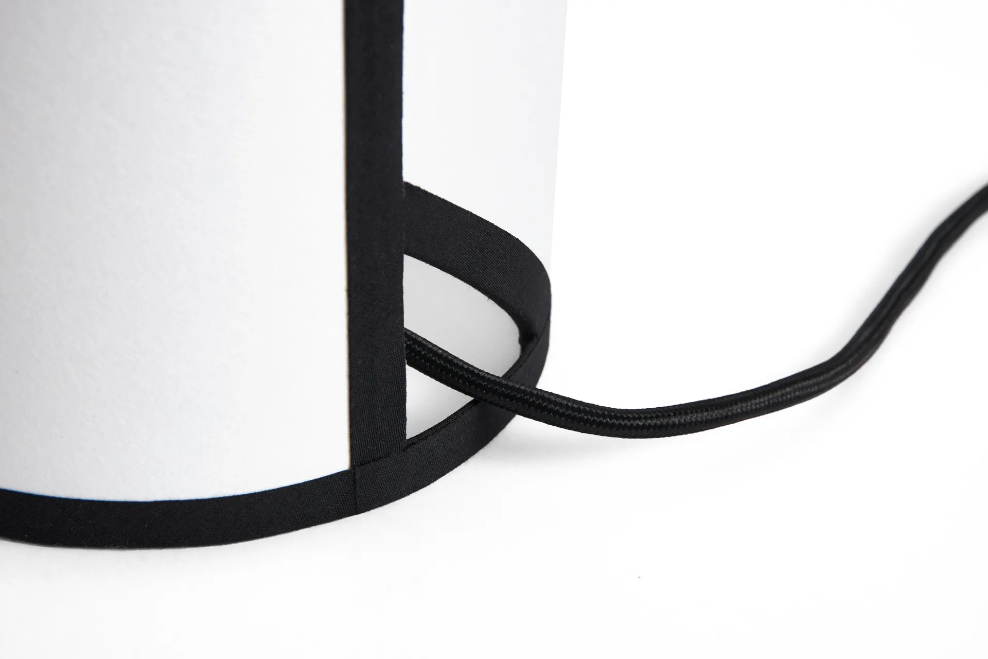 Ava pyramid Tischlampe 29 cm, White HAY