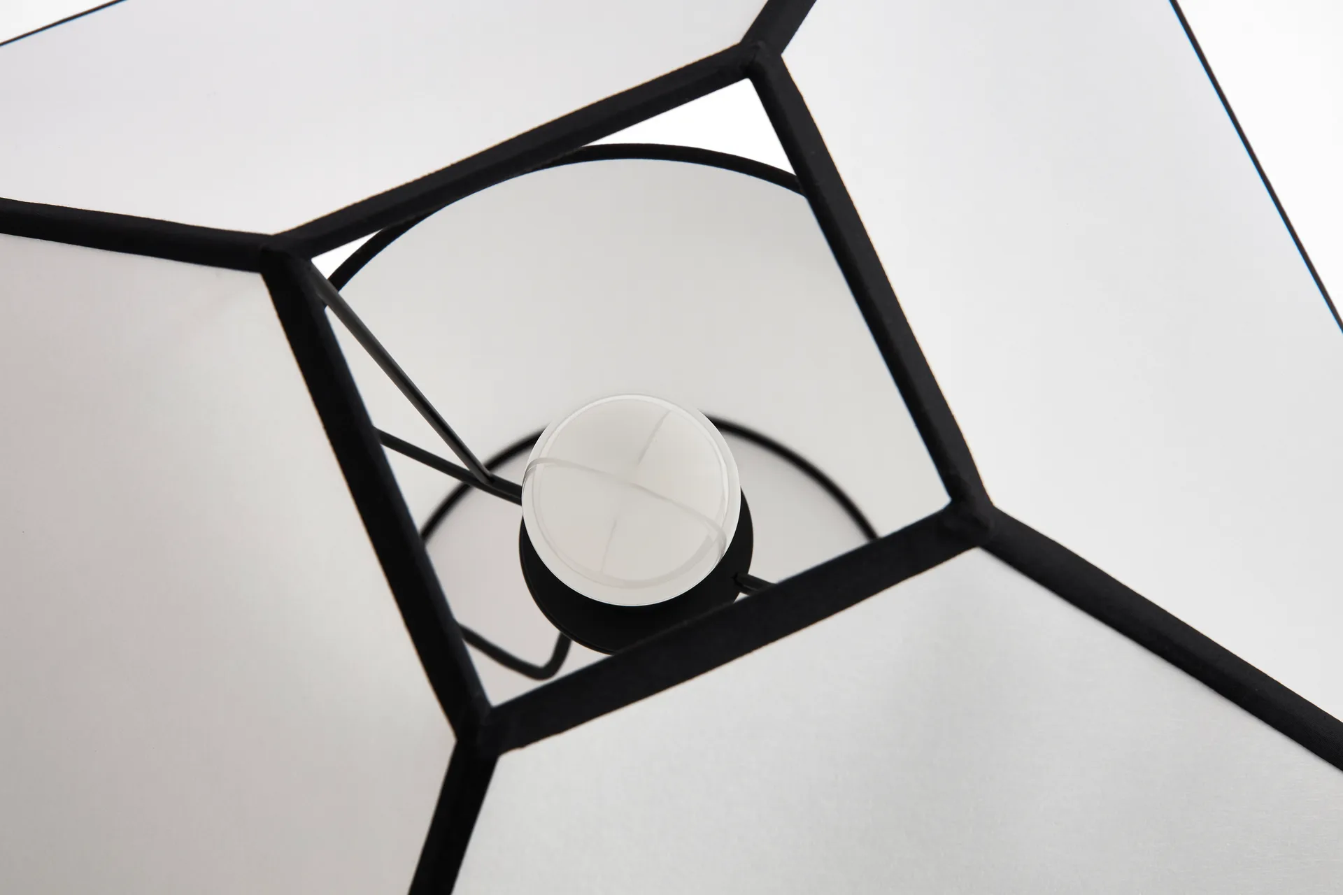 Ava pyramid Tischlampe 45 cm, White HAY