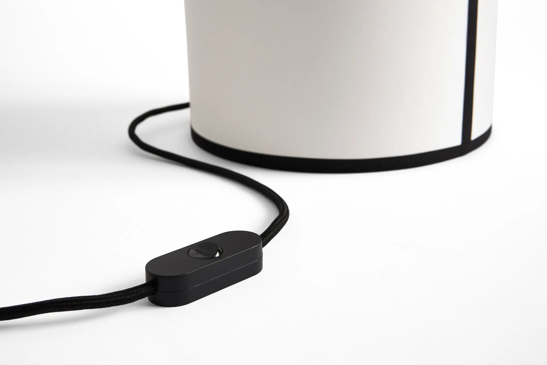 Ava pyramid Tischlampe 45 cm, White HAY