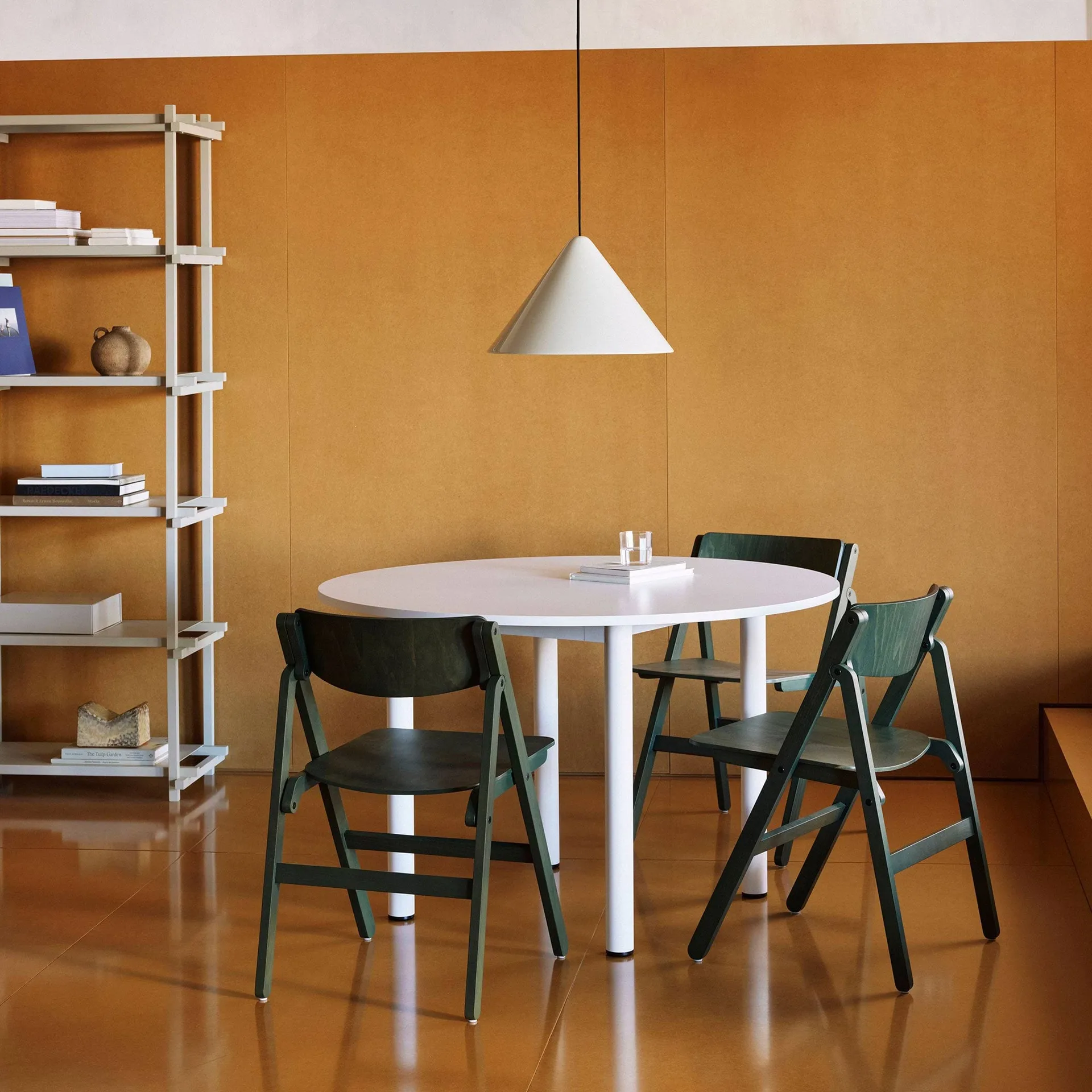 Backflip Chair Stuhl, Cedar green lackiert Buche HAY