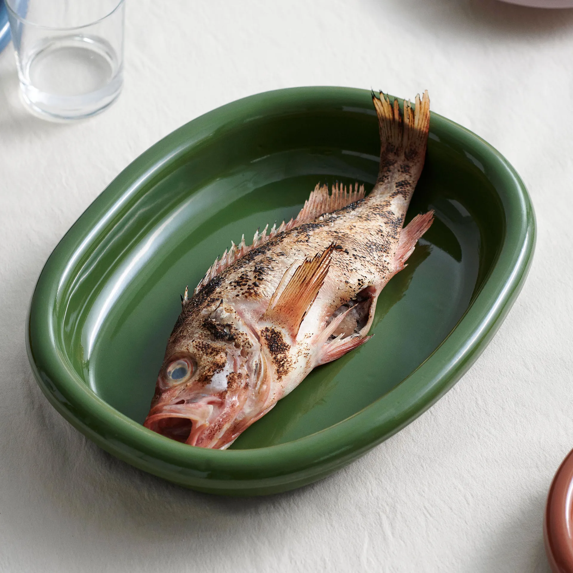 Barro ovale Servierplatte, Green, large 27x36 cm HAY