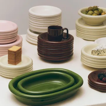 Barro ovale Servierplatte - Green, small 20x27,5 cm - HAY