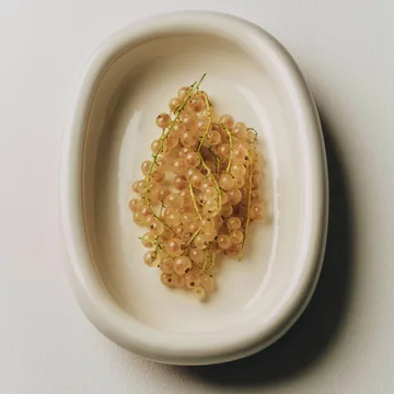 Barro ovale Servierplatte - Off-white, large 27x36 cm - HAY