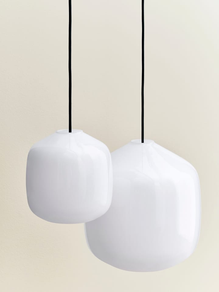 Buoy Pendelleuchte Ø20 cm, Opal glass-anthracite blue HAY