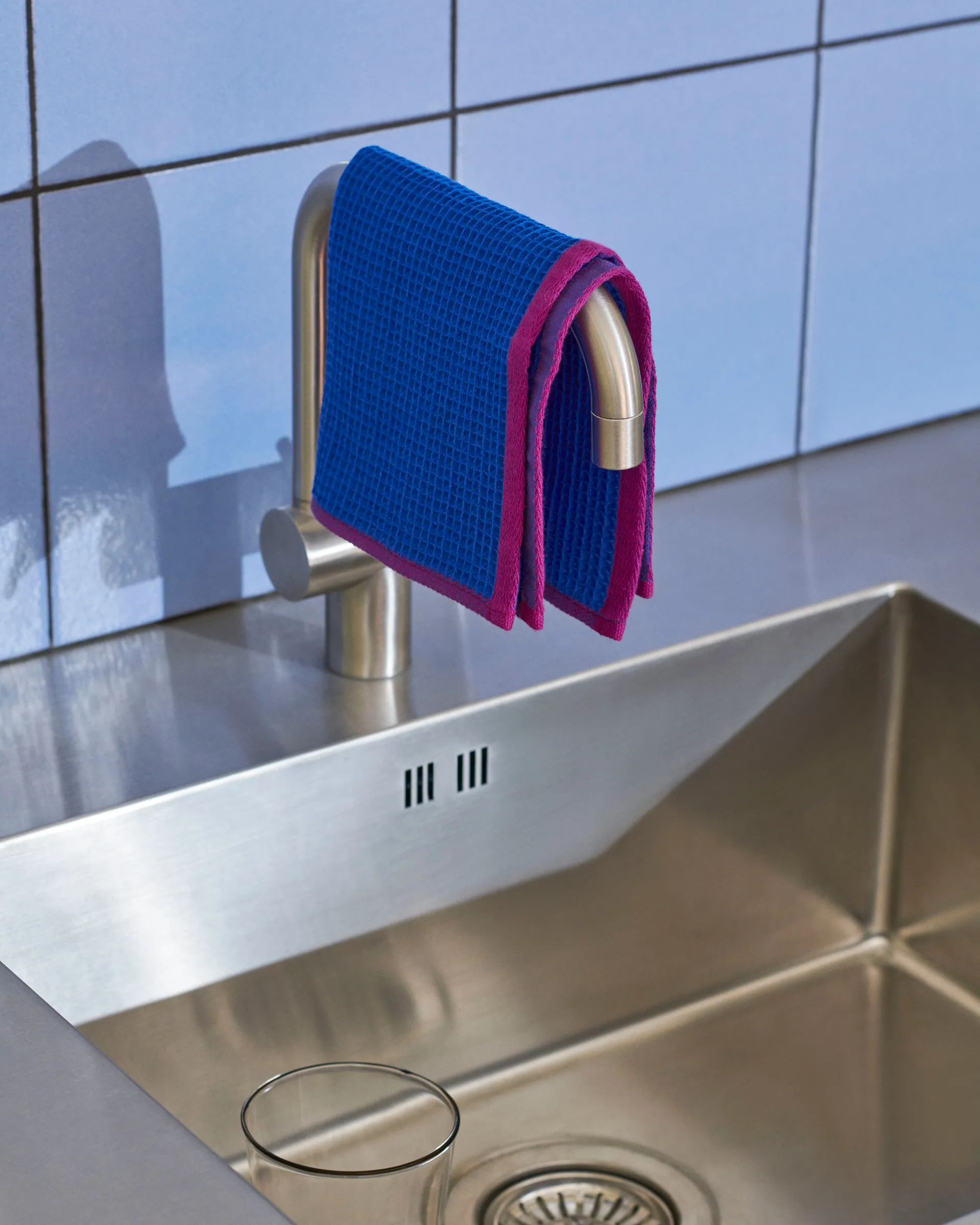 Canteen Geschirrtuch 31 × 31 cm, 2-teilig, Blue/fuchsia-Beige/yellow HAY