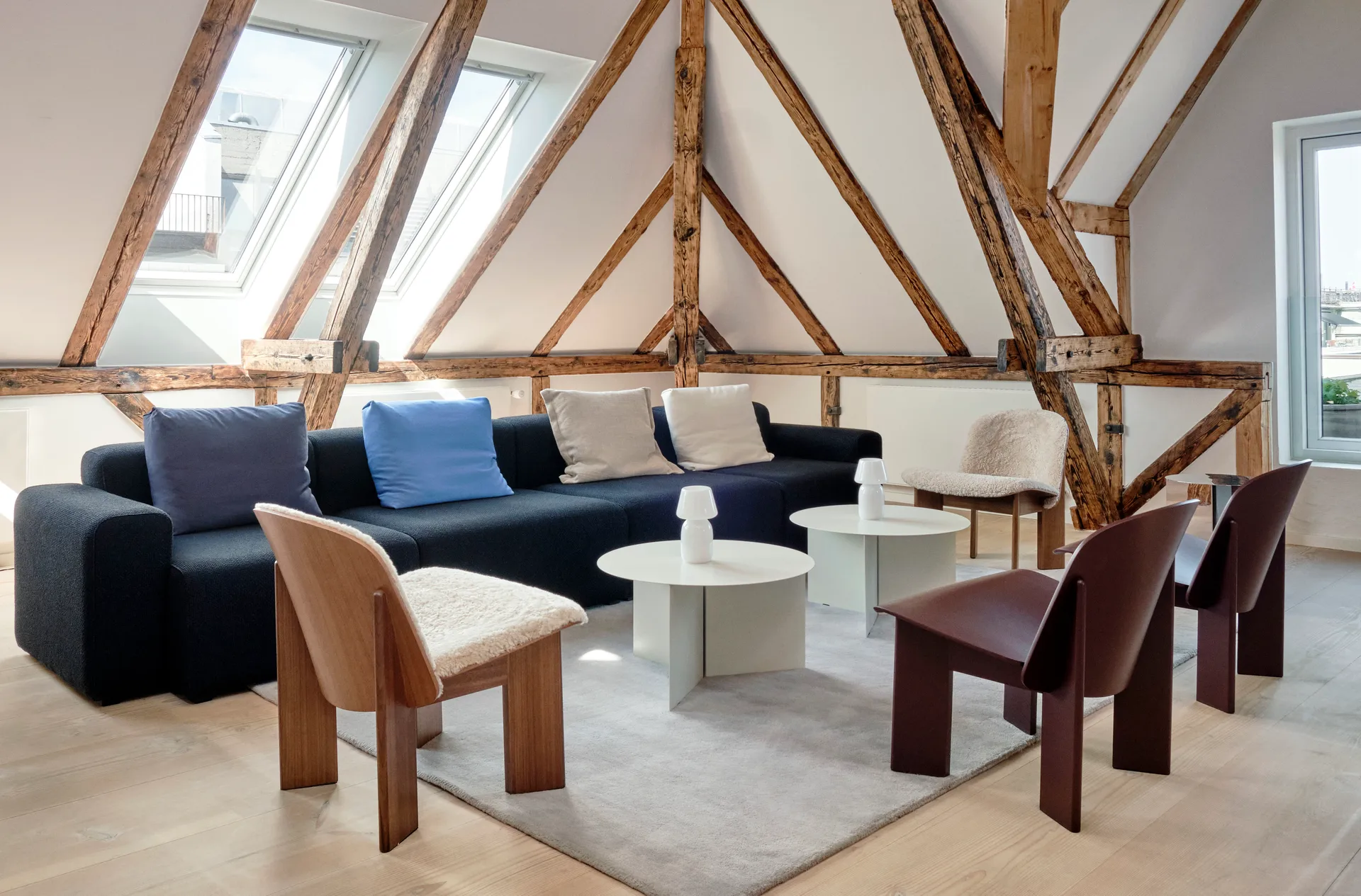 Chisel Lounge Chair, Dark bordeaux lackierte Buche HAY