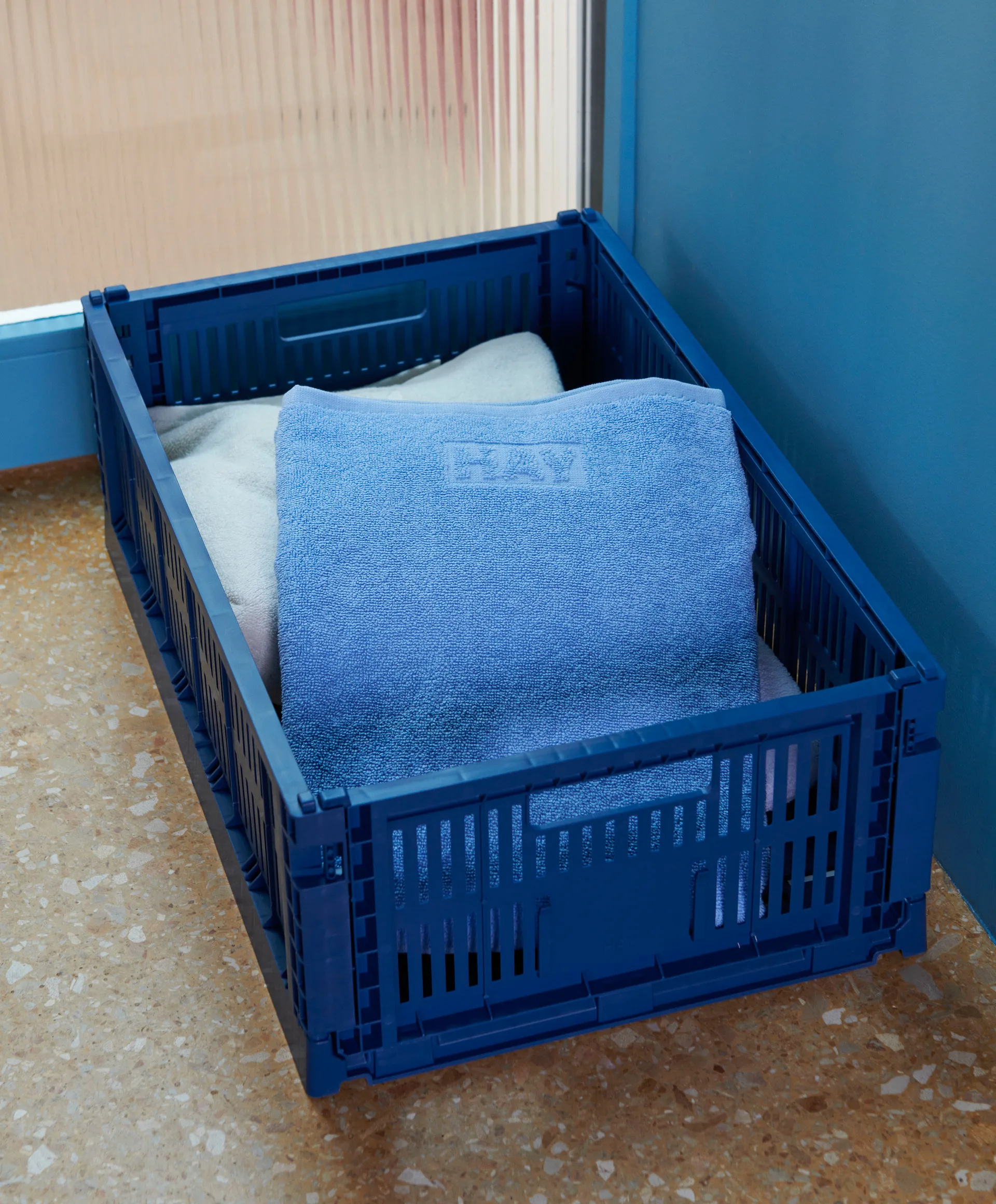 Colour Crate L 34,5 x 53cm, Dark blue HAY