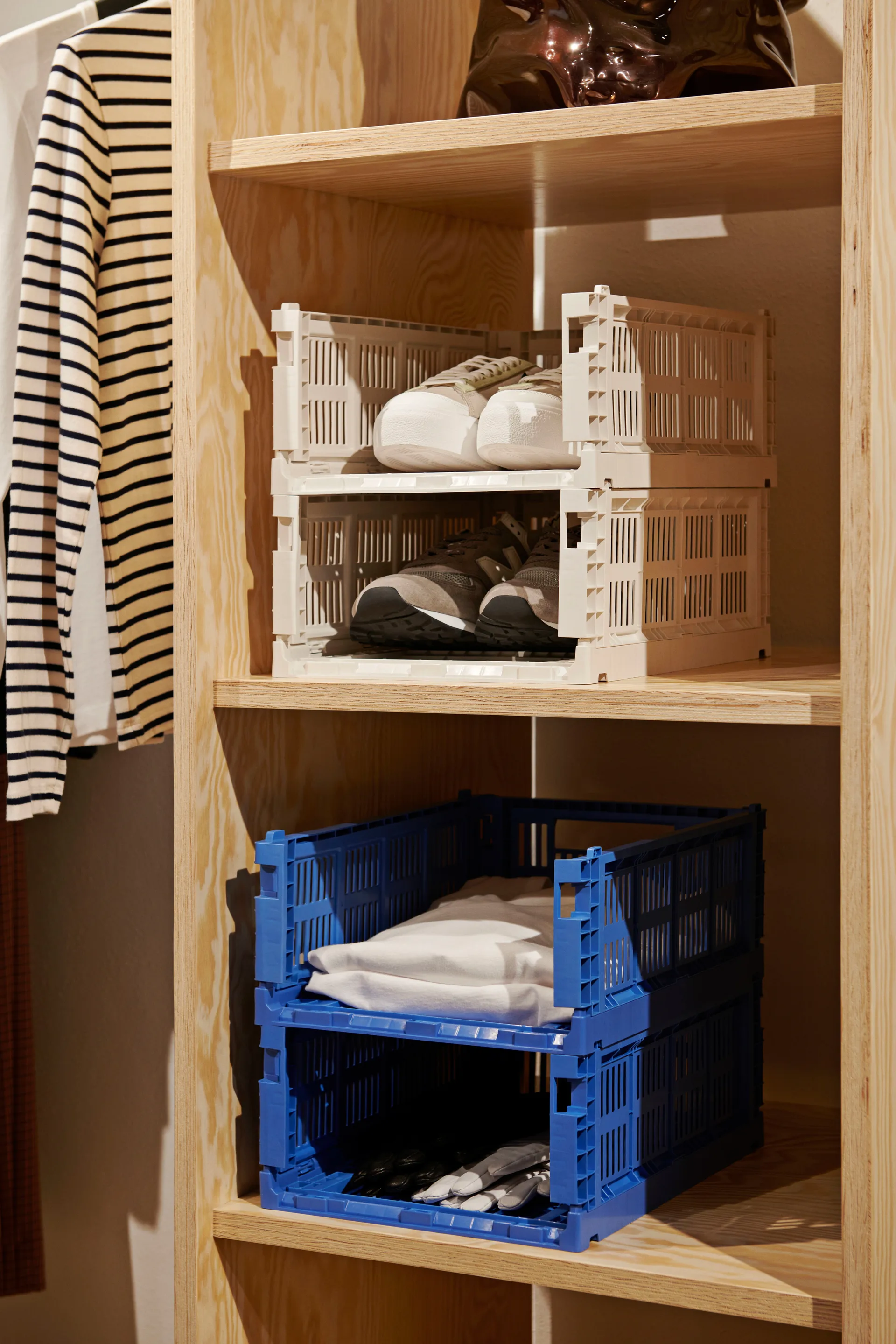 Colour Crate M 26,5 x 34,5cm, Off-white HAY