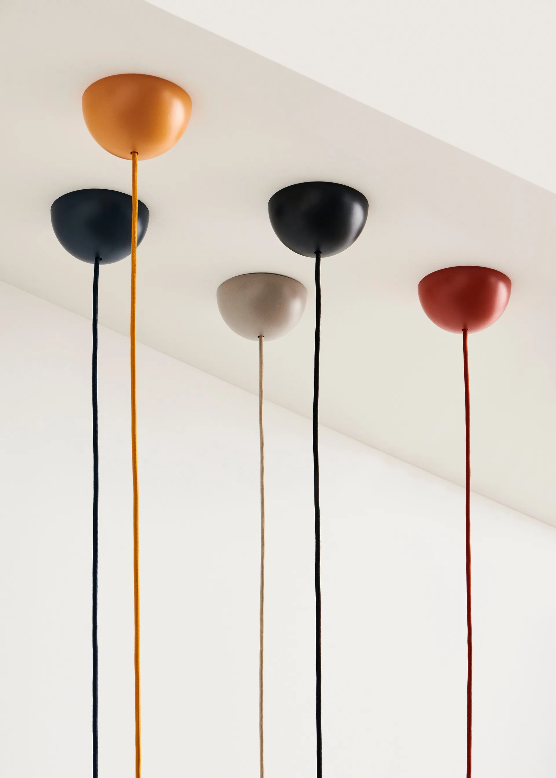 Common Pendant Cord set Pendelleuchte Ø12 cm, Soft black HAY