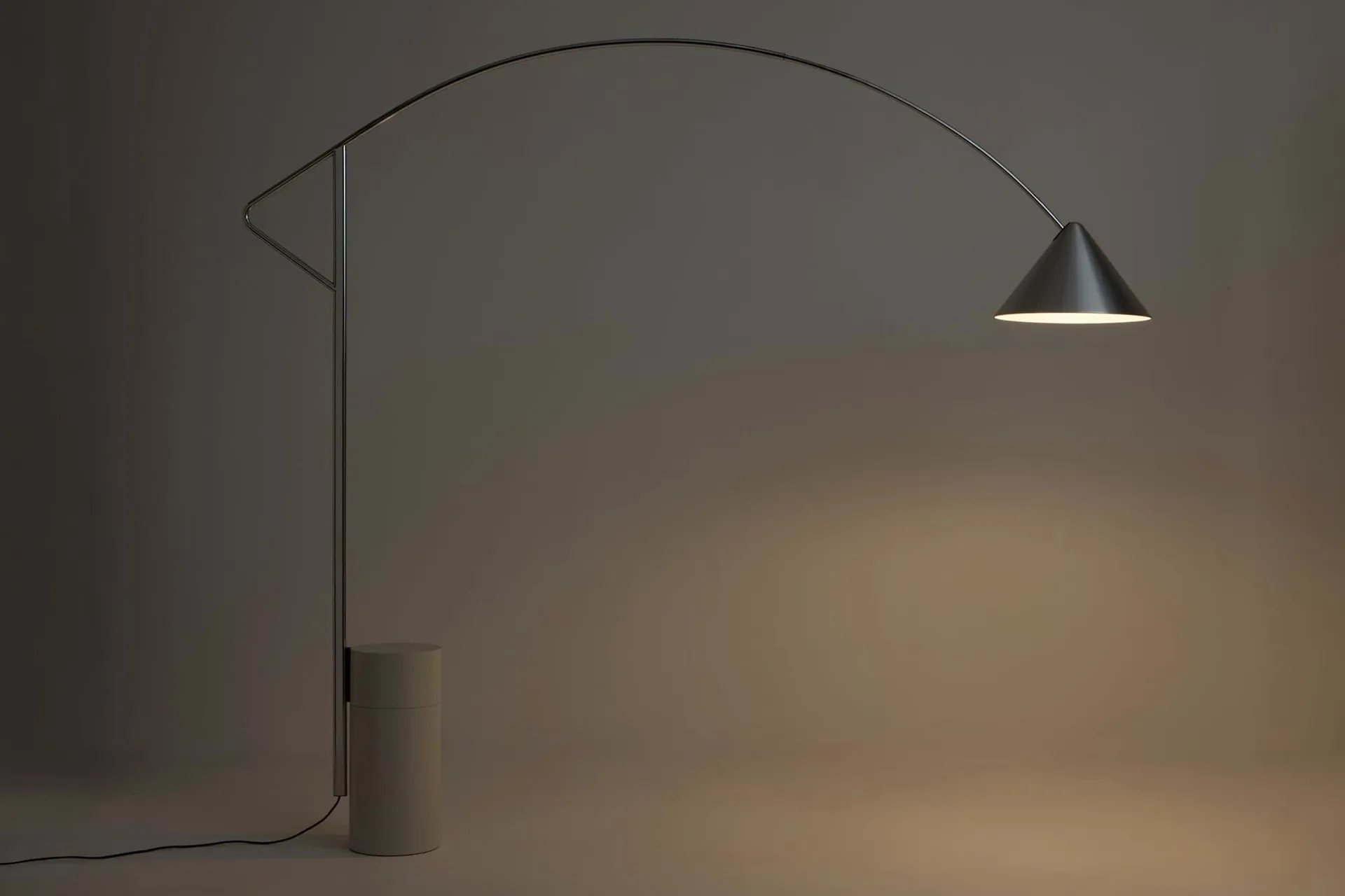 Compass Stehlampe, Silberfarben HAY