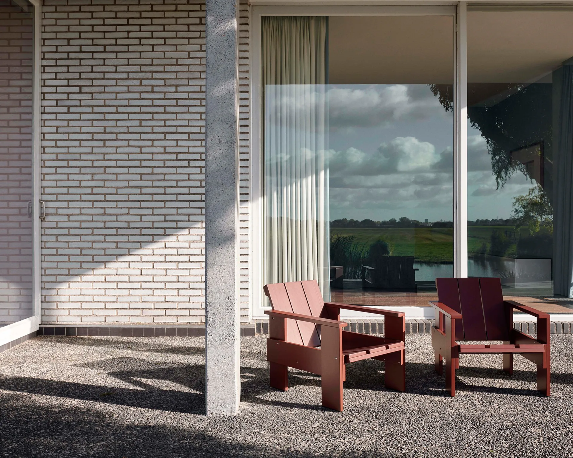 Crate Lounge-Stuhl Kiefernholz lackiert, Iron red HAY