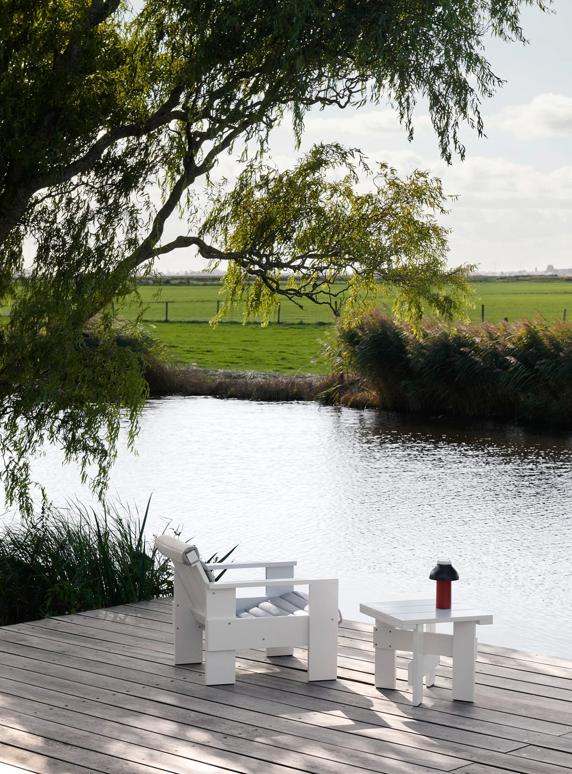 Crate Low Table Tisch 45x45x40 cm Kiefernholz lackiert, White HAY