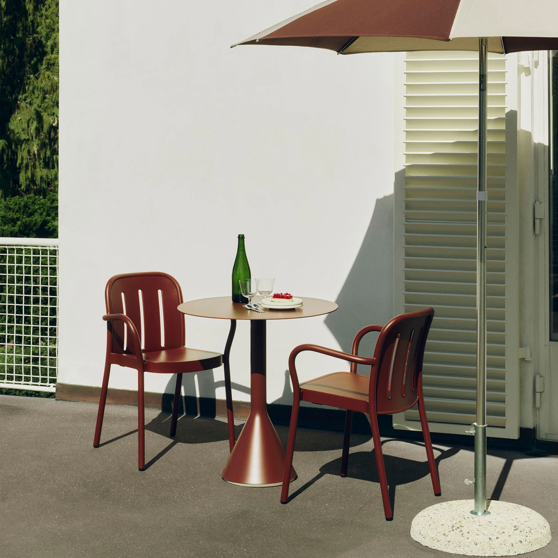 Deville Armlehnstuhl, Iron red HAY