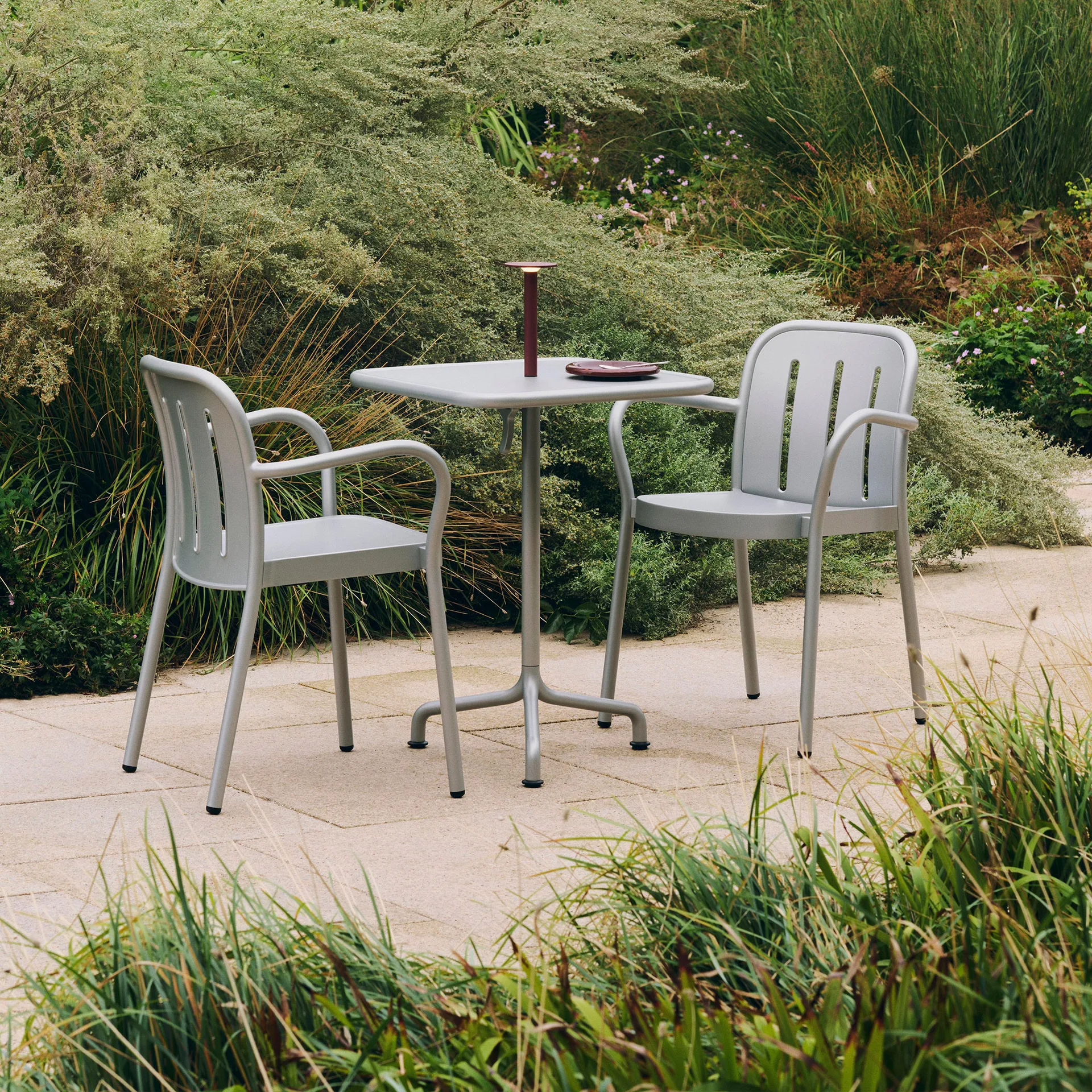 Deville Armlehnstuhl, Silver grey HAY