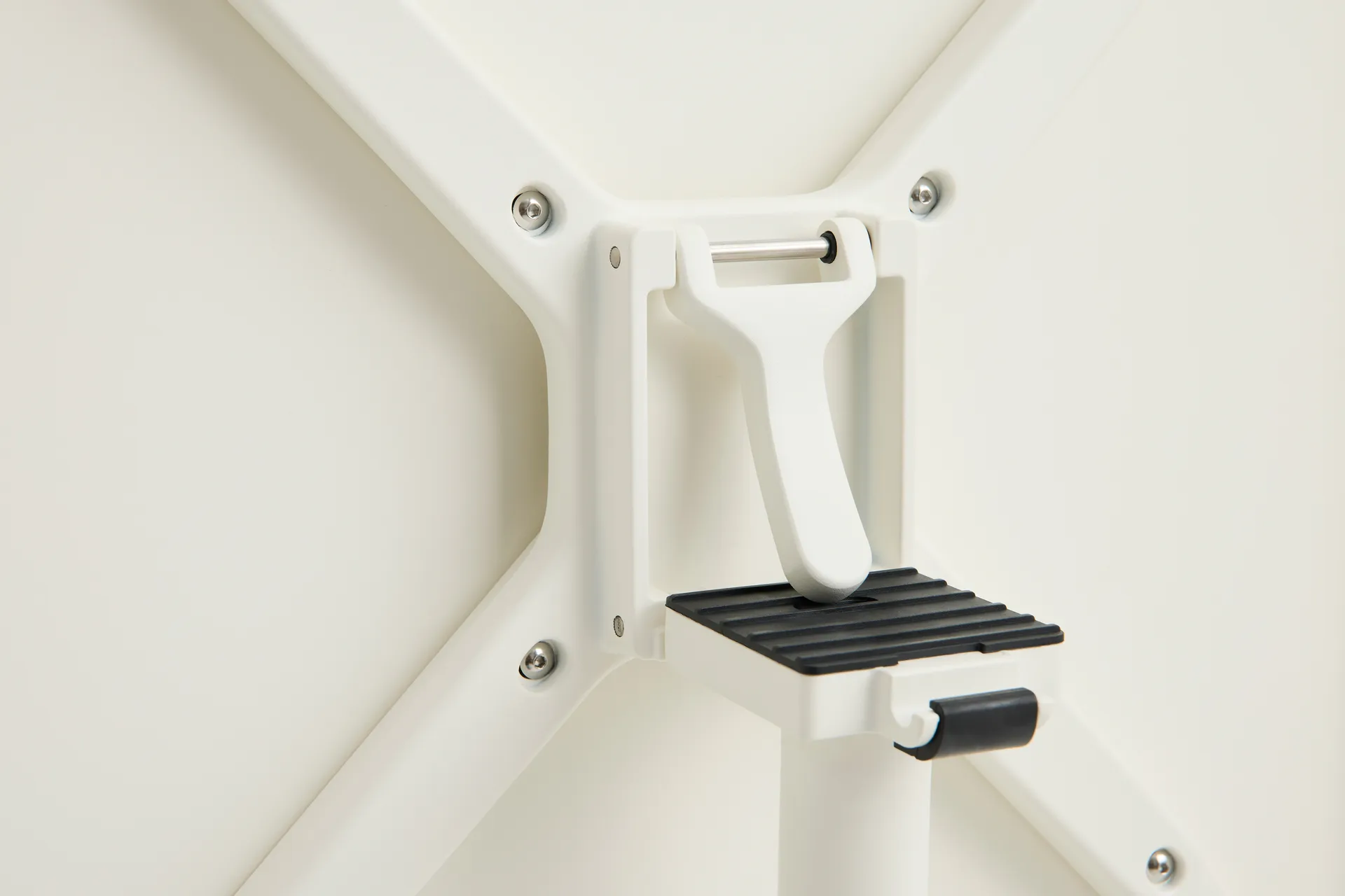 Deville Tisch

, Cream white, Ø80x74 cm HAY