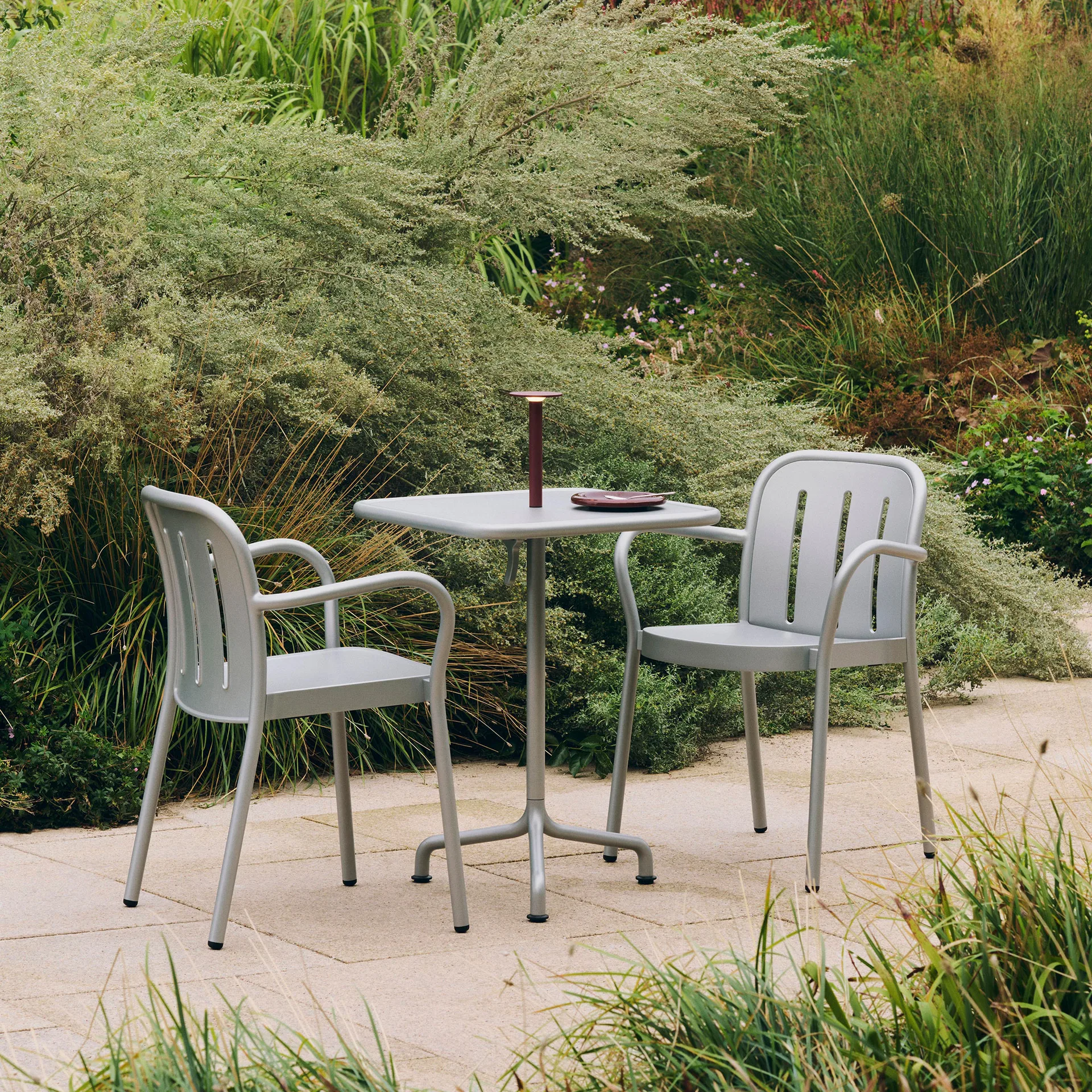 Deville Tisch

, Silver grey, 60x70x74 cm HAY