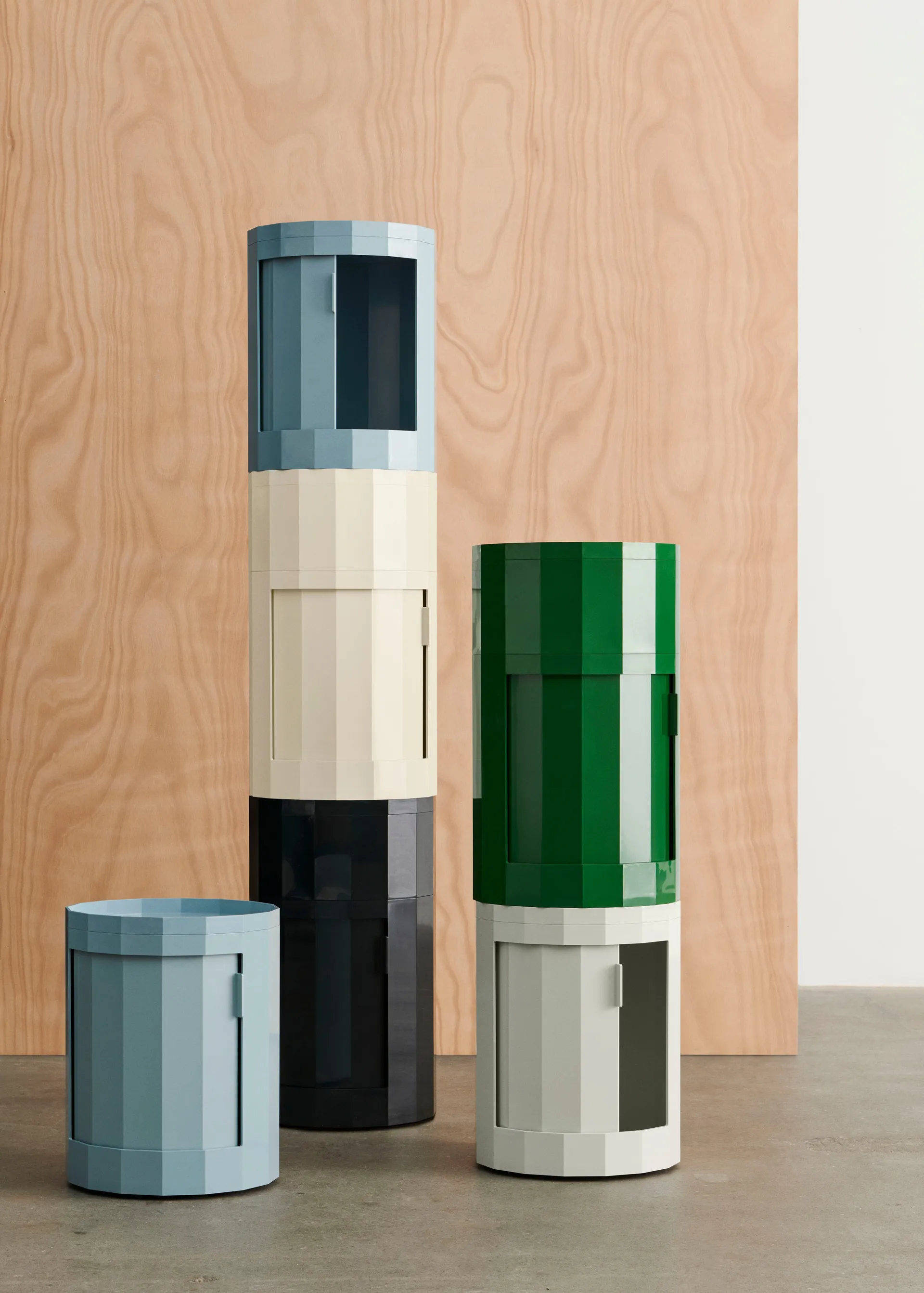 Facet Cabinet 101 Beistelltisch, Eggshell HAY