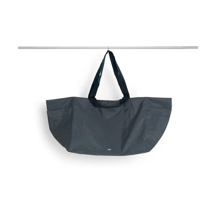 Grid Weekend Bag Tasche - Dark blue, large - HAY