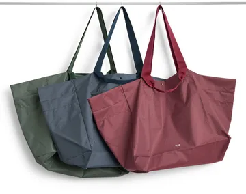 Grid Weekend Bag Tasche - Dark blue, medium - HAY