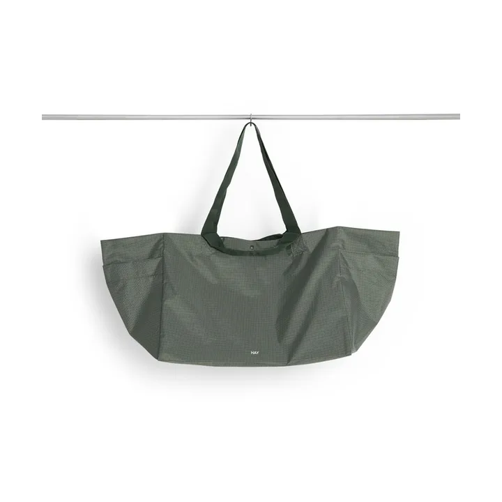 Grid Weekend Bag Tasche - Dark green, large - HAY