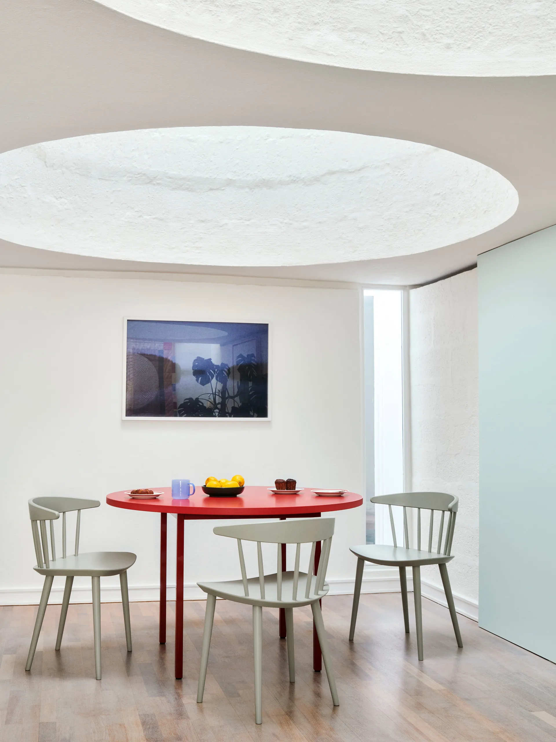 J104 Stuhl, Warm grey lackierte Buche HAY