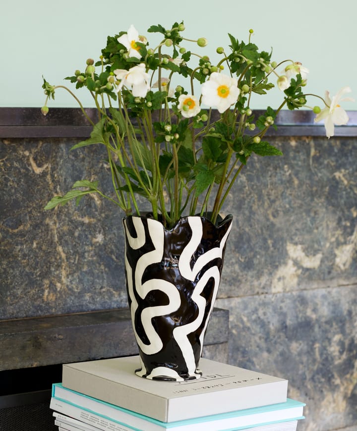 Jessica Hans Shadow Vase 25cm - Schwarz-weiß - HAY