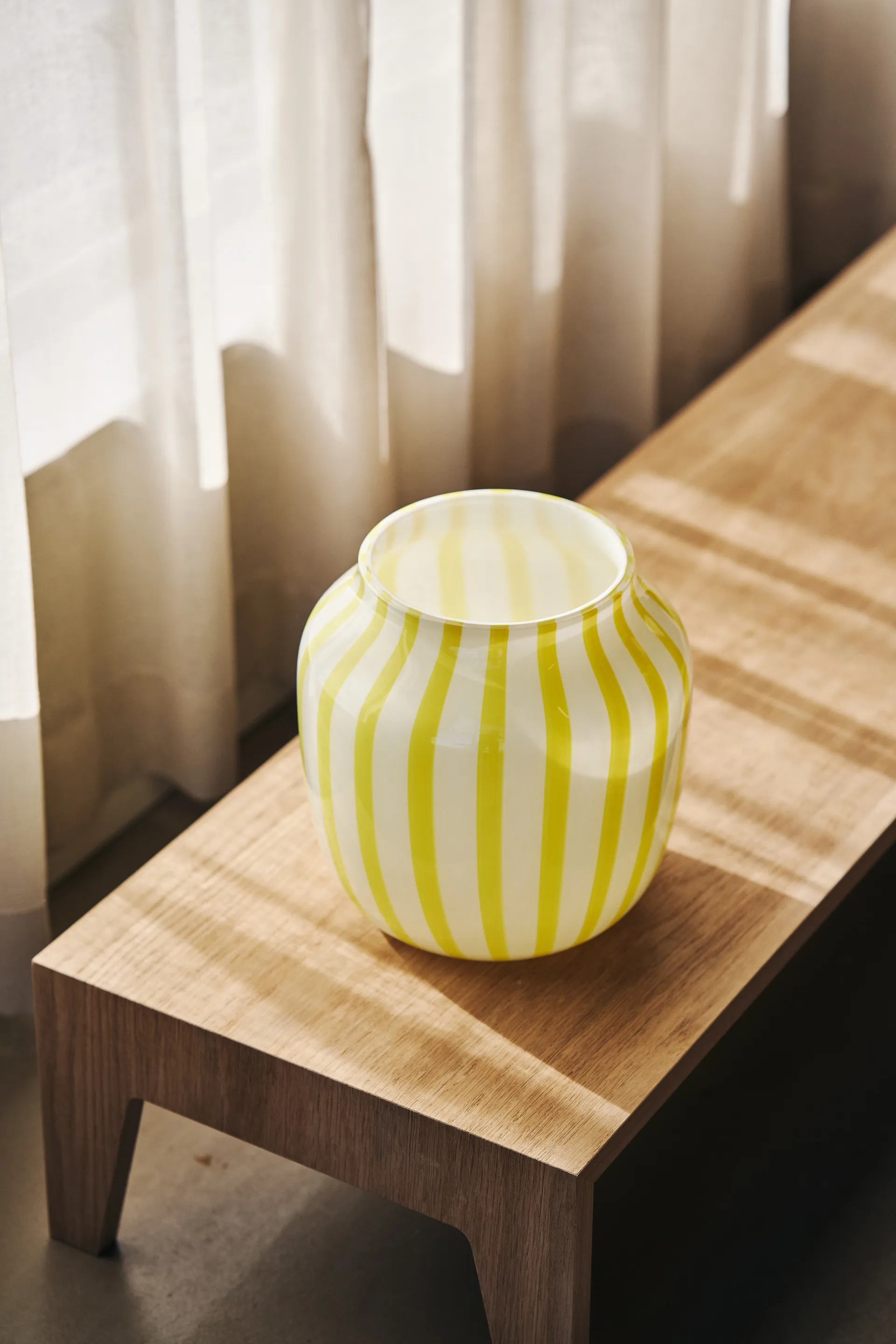 Juice Wide Vase 22cm, Yellow HAY