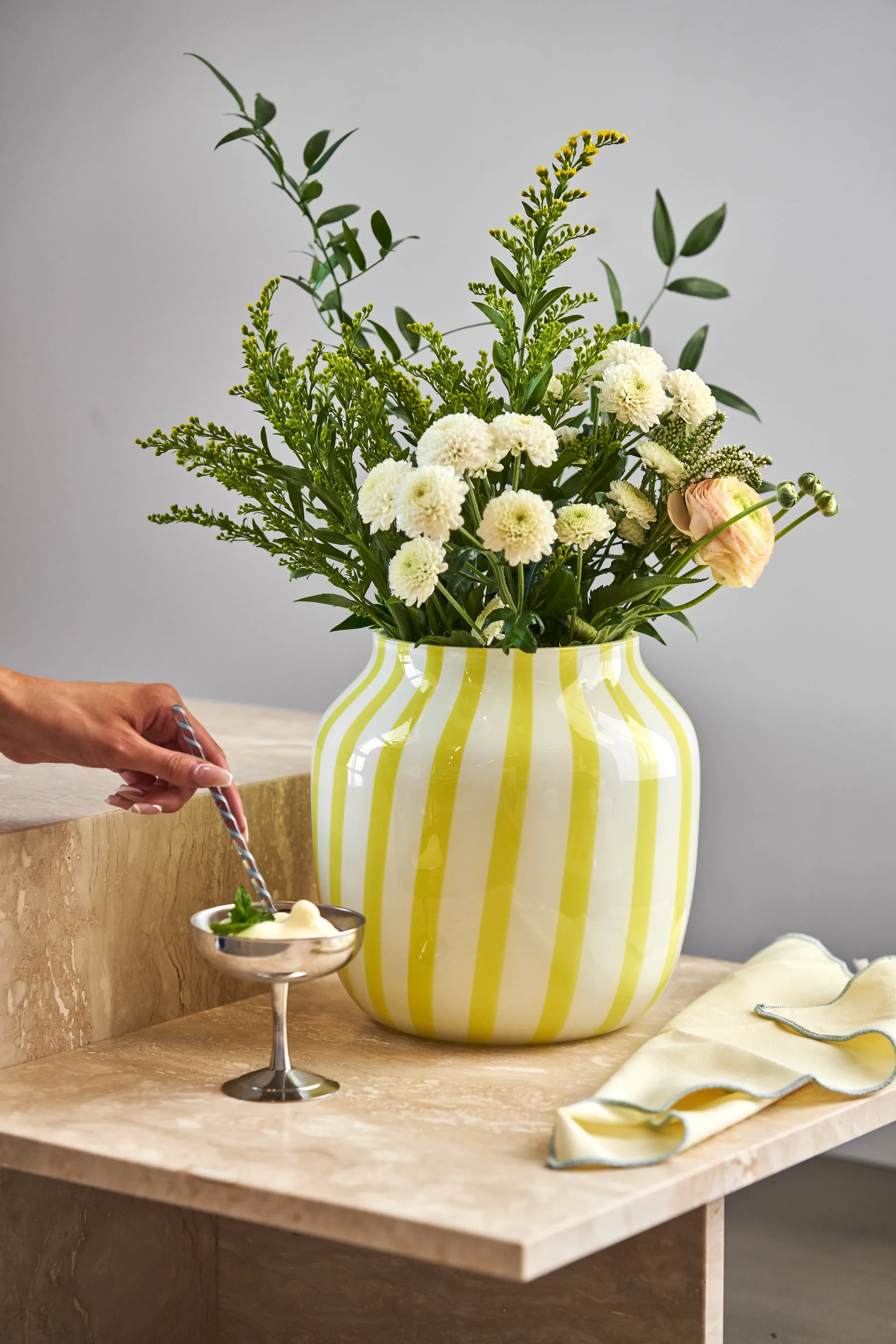 Juice Wide Vase 22cm, Yellow HAY