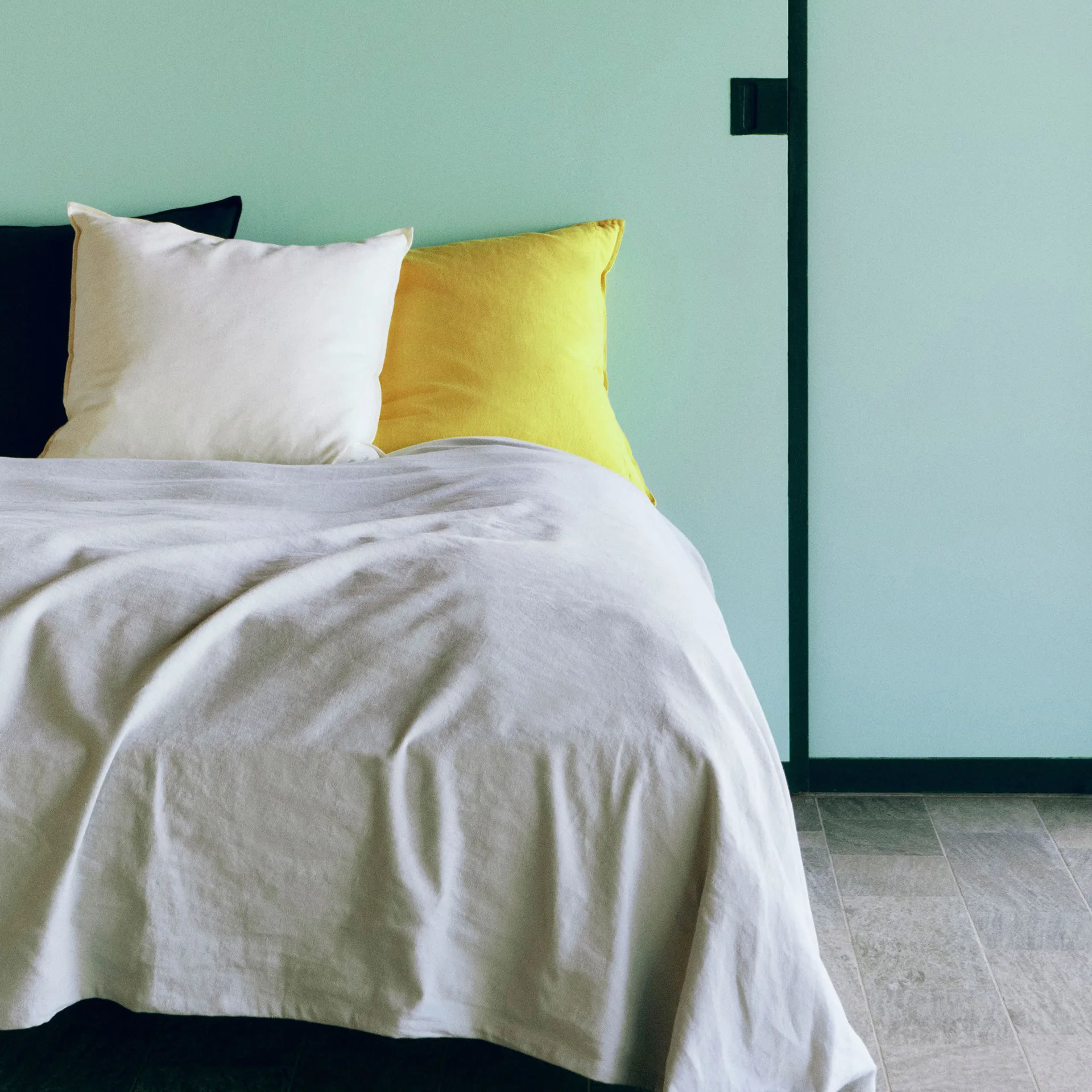 Linen Kissen 60x60 cm, Lemon yellow HAY