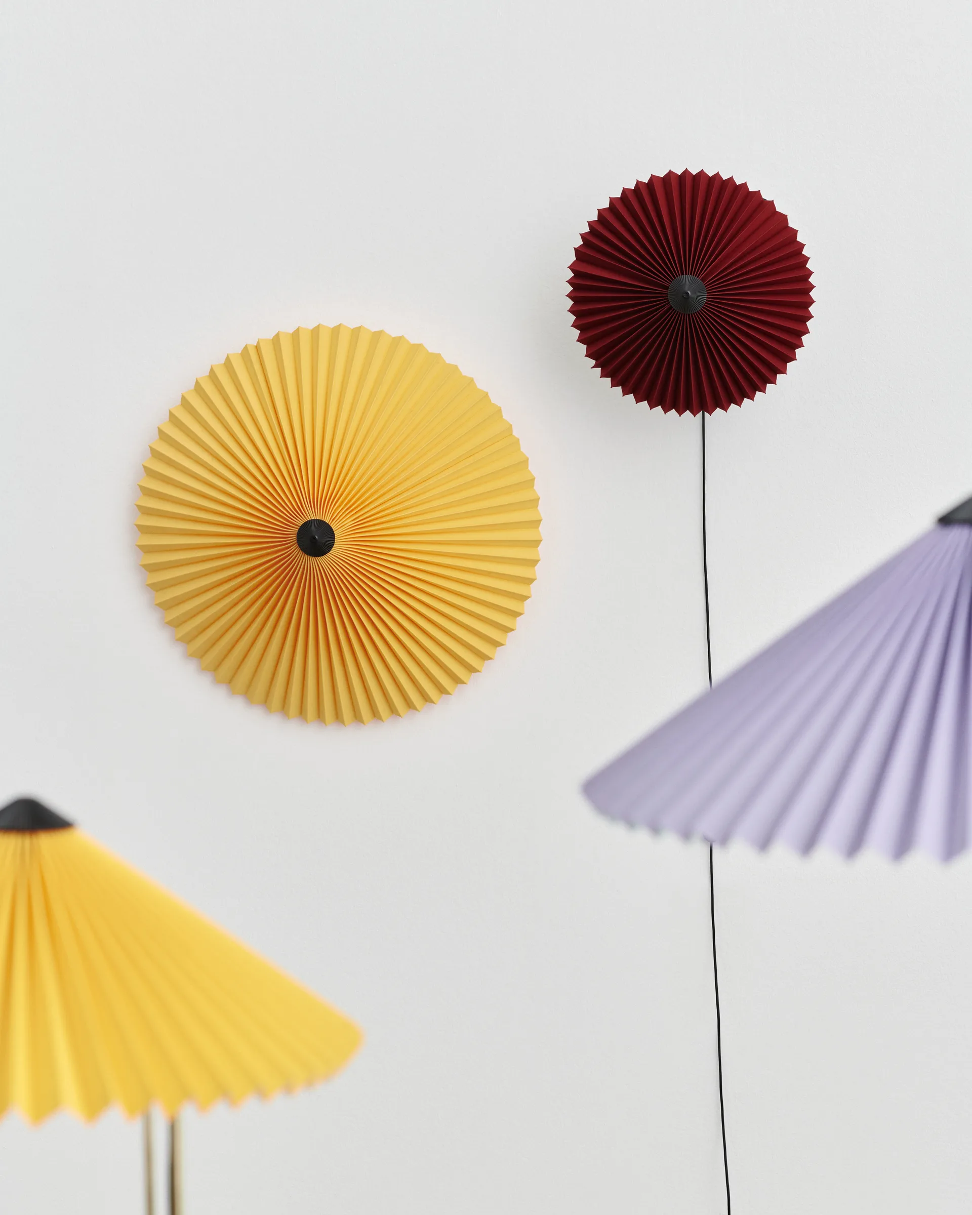 Matin flush mount Deckenleuchte Ø50cm, Yellow shade HAY