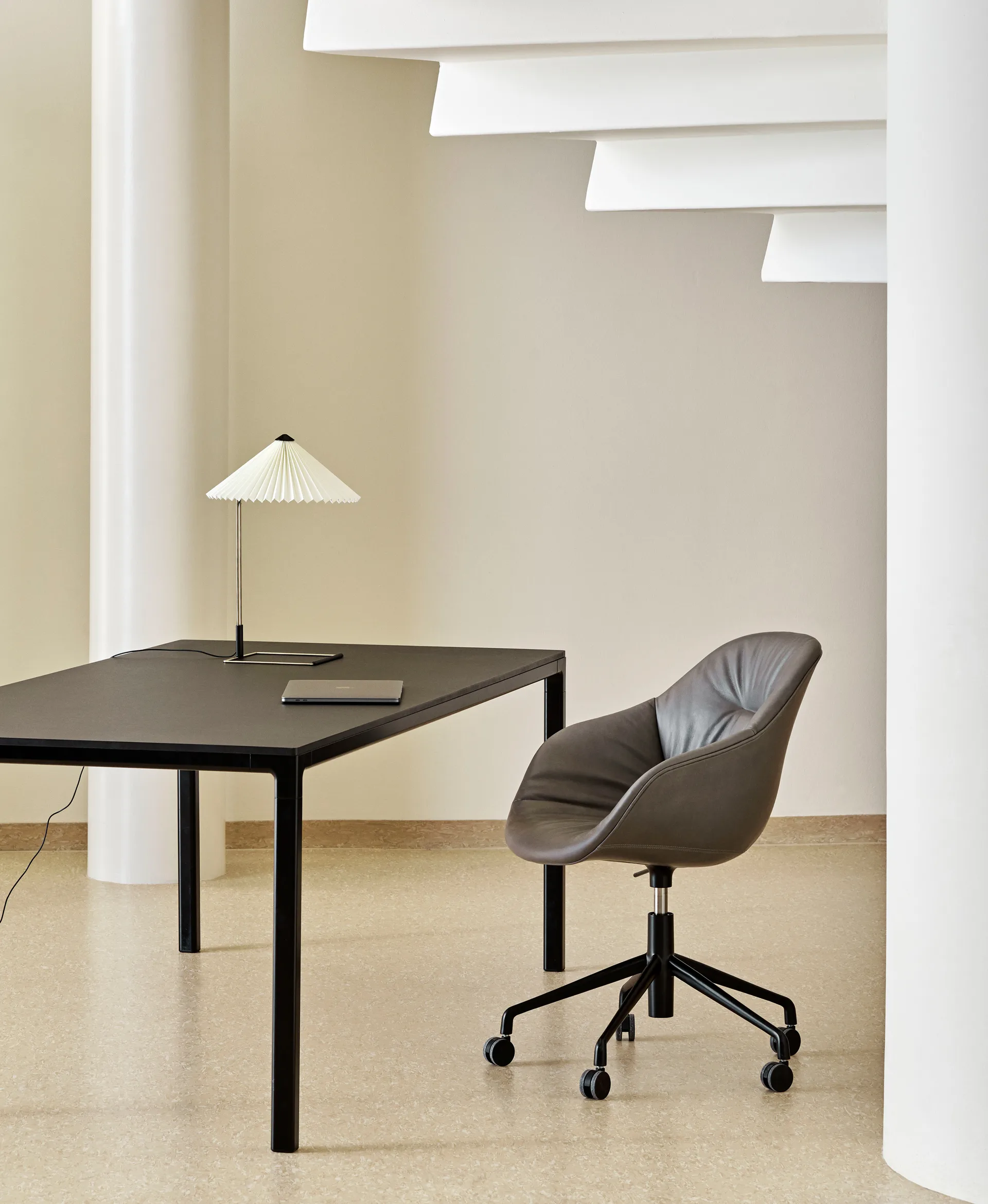 Matin table Tischleuchte Ø38cm, White shade HAY