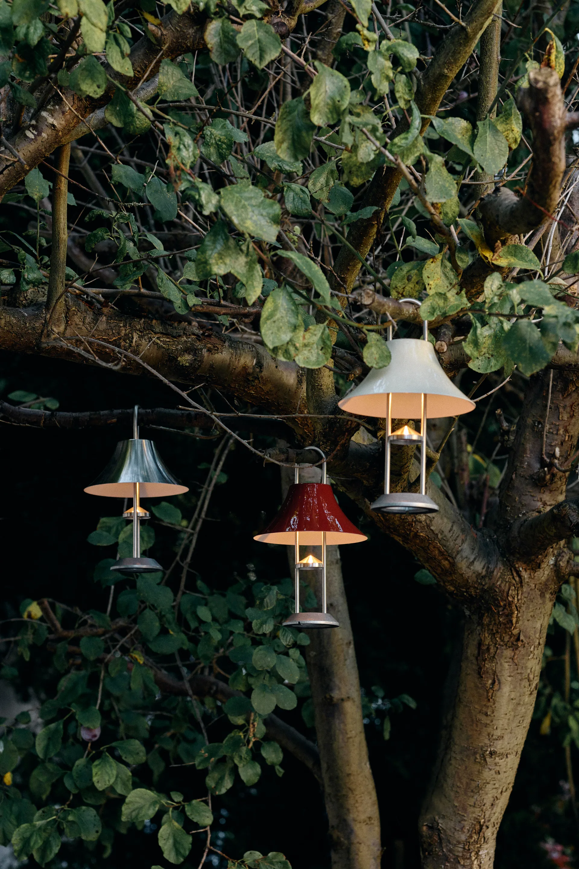 Mousqueton tragbare Tischleuchte 30,5cm, Oyster white HAY