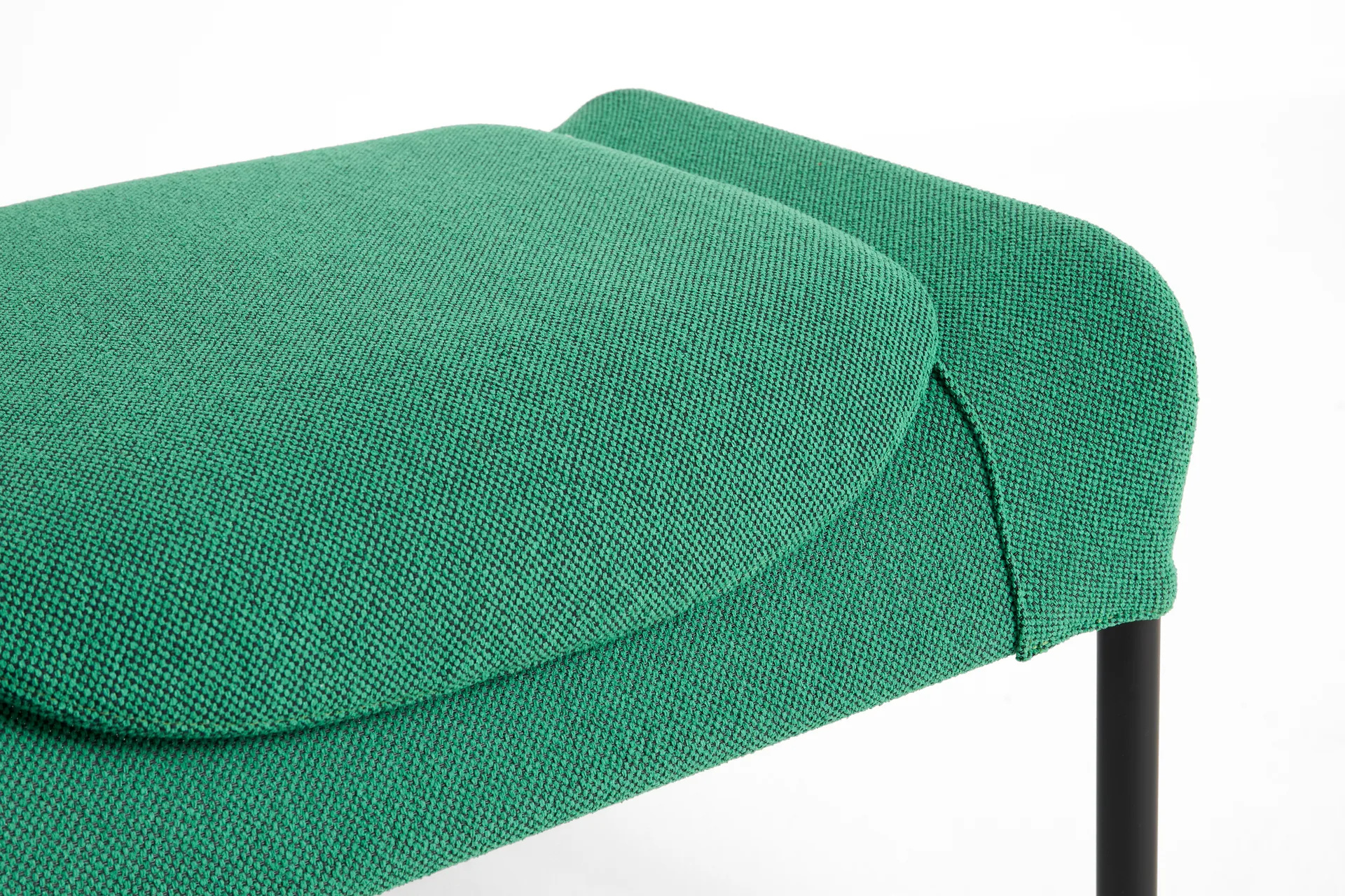 O2 Ottoman Fußhocker, Soft green-schwarz lackierter Stahl HAY