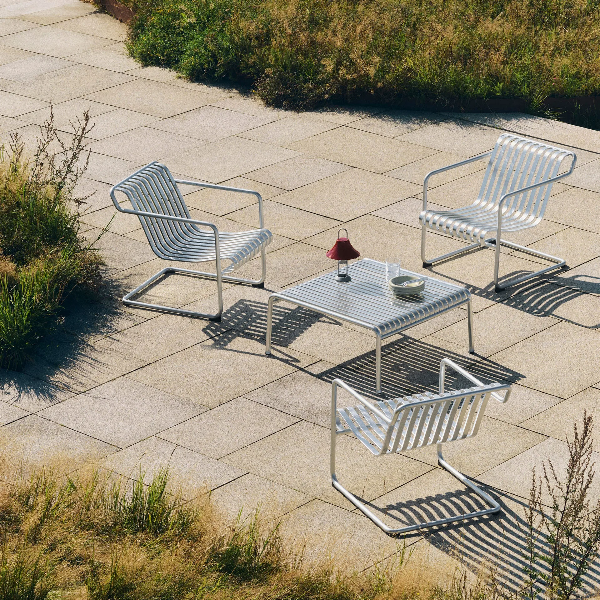 Palissade Cantilever Low Loungesessel, Hot galvanised steel HAY