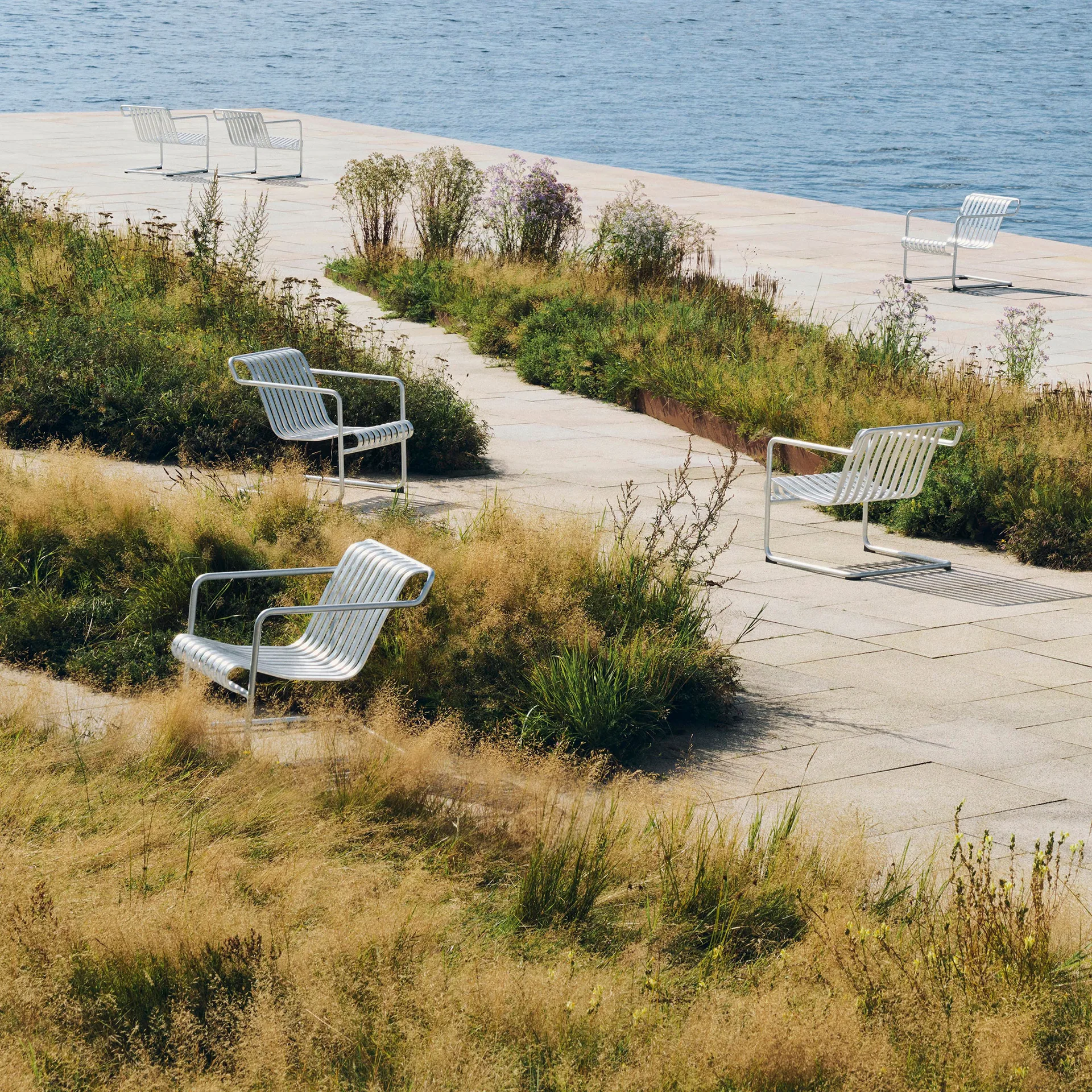 Palissade Cantilever Low Loungesessel, Hot galvanised steel HAY