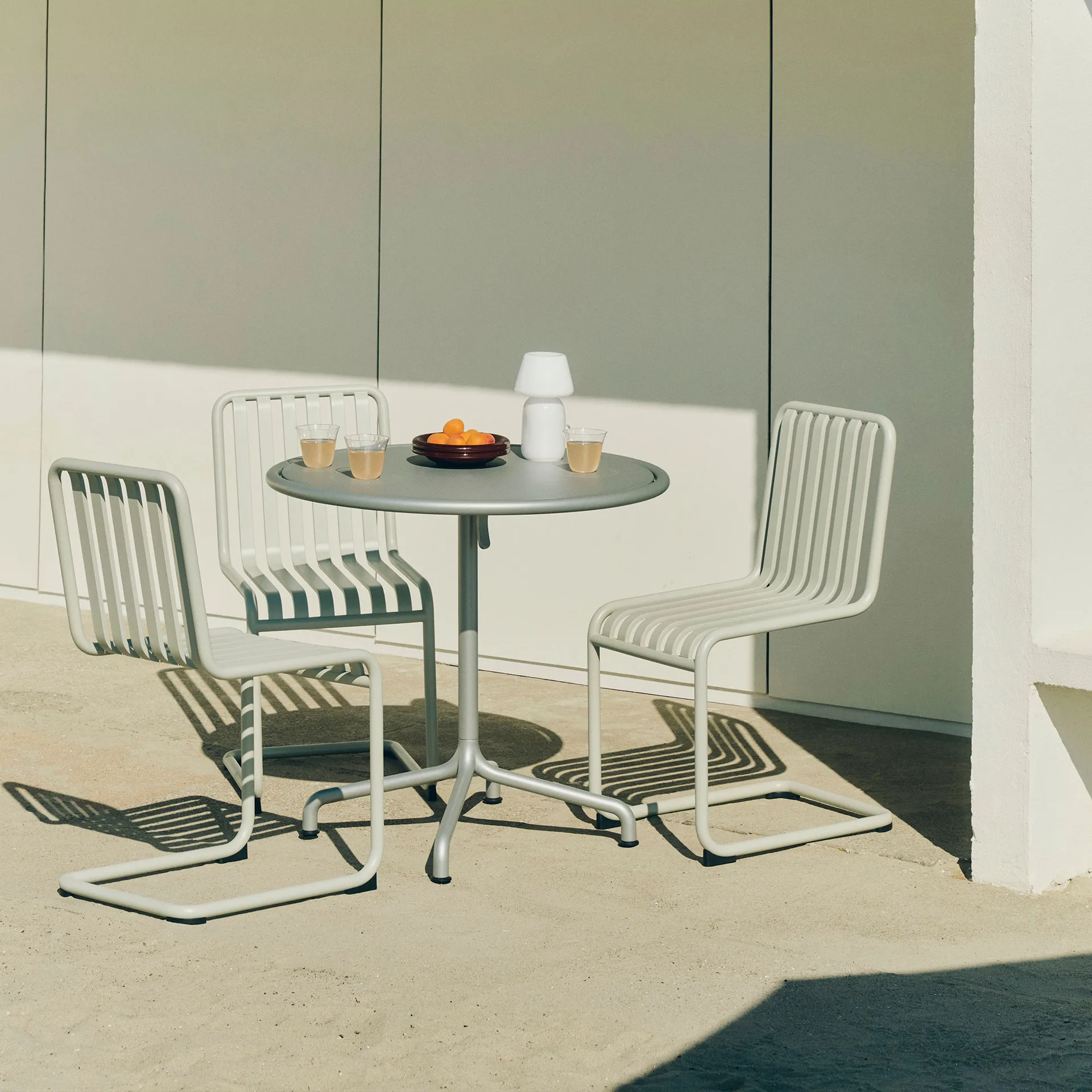 Palissade Cantilever Stuhl, Cream white HAY