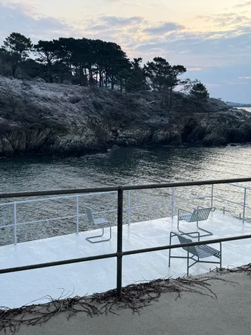 Palissade Cantilever Stuhl - Hot galvanised steel - HAY