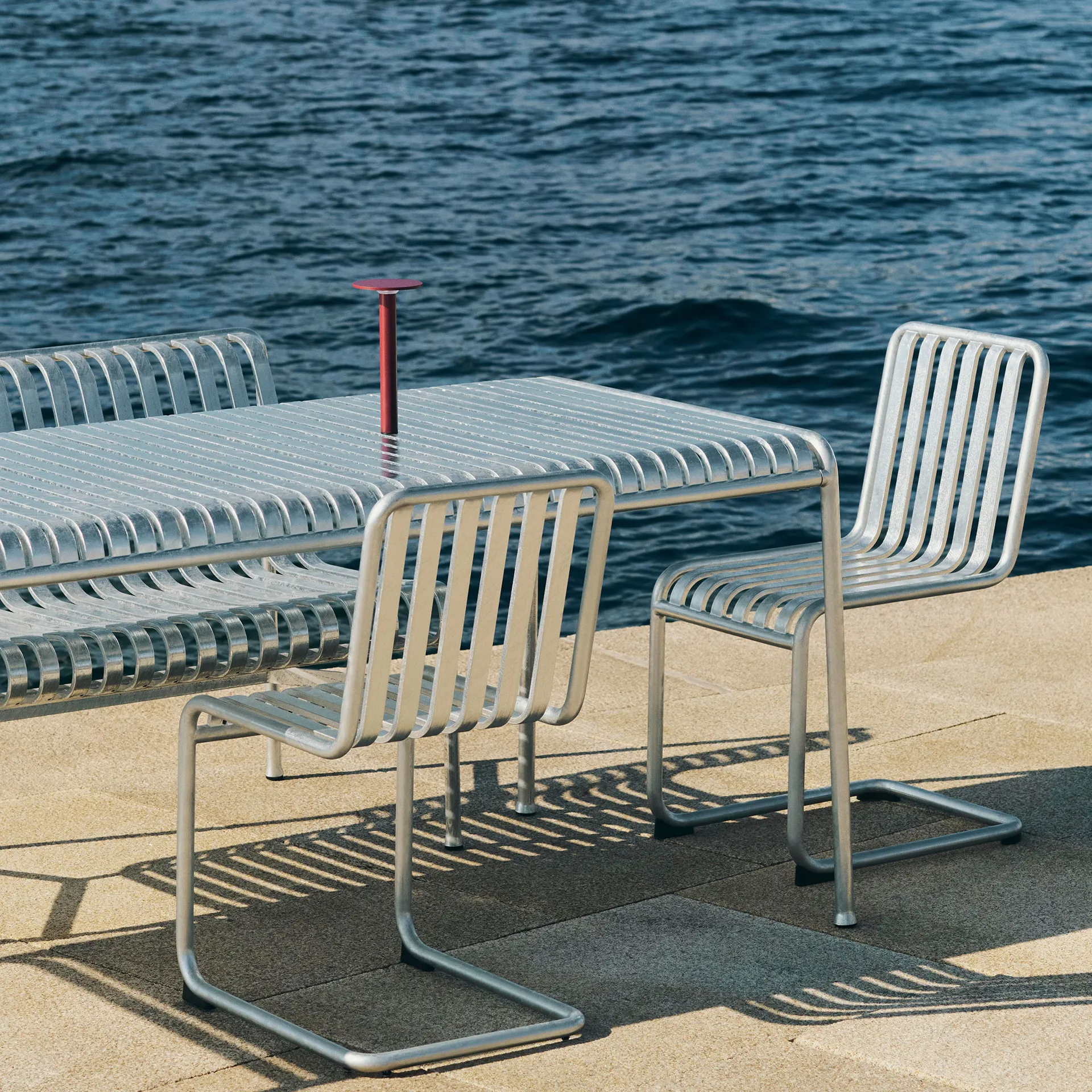 Palissade Cantilever Stuhl, Hot galvanised steel HAY