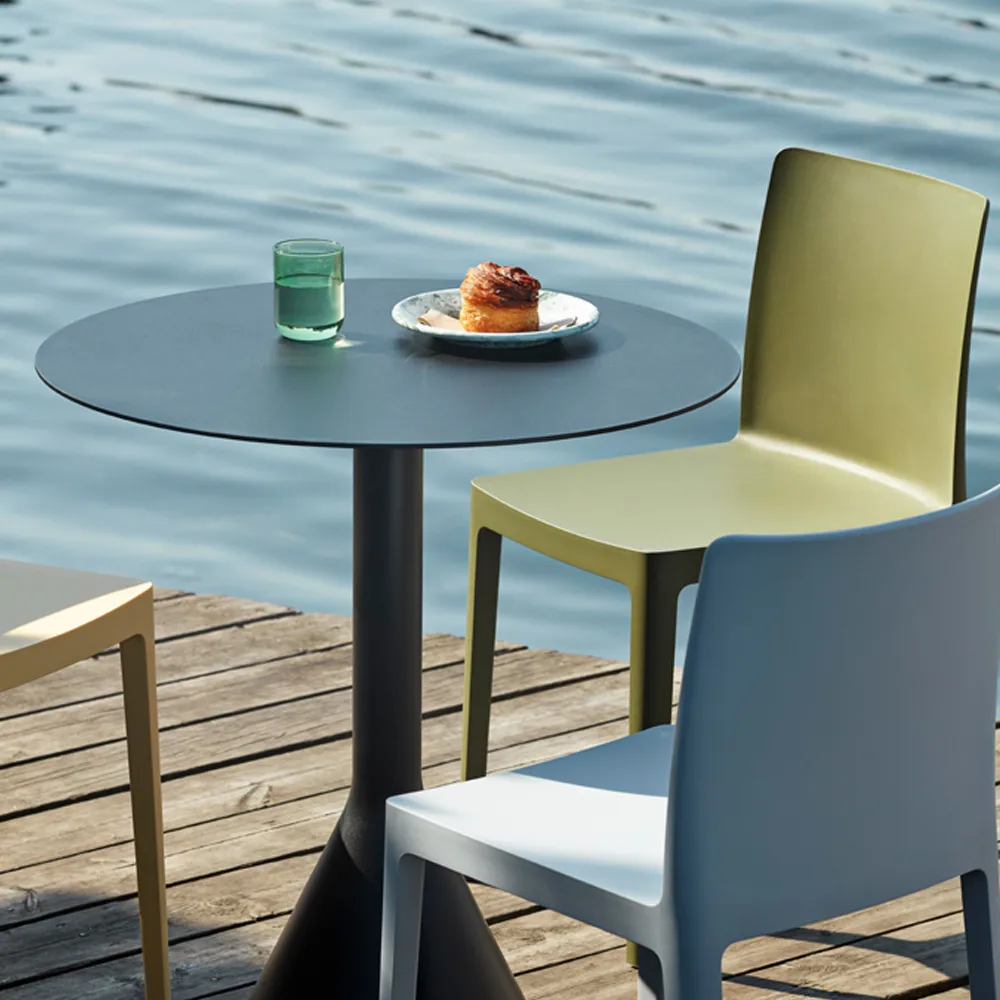 Palissade Cone runder Café-Tisch, Anthracite, ø70 HAY