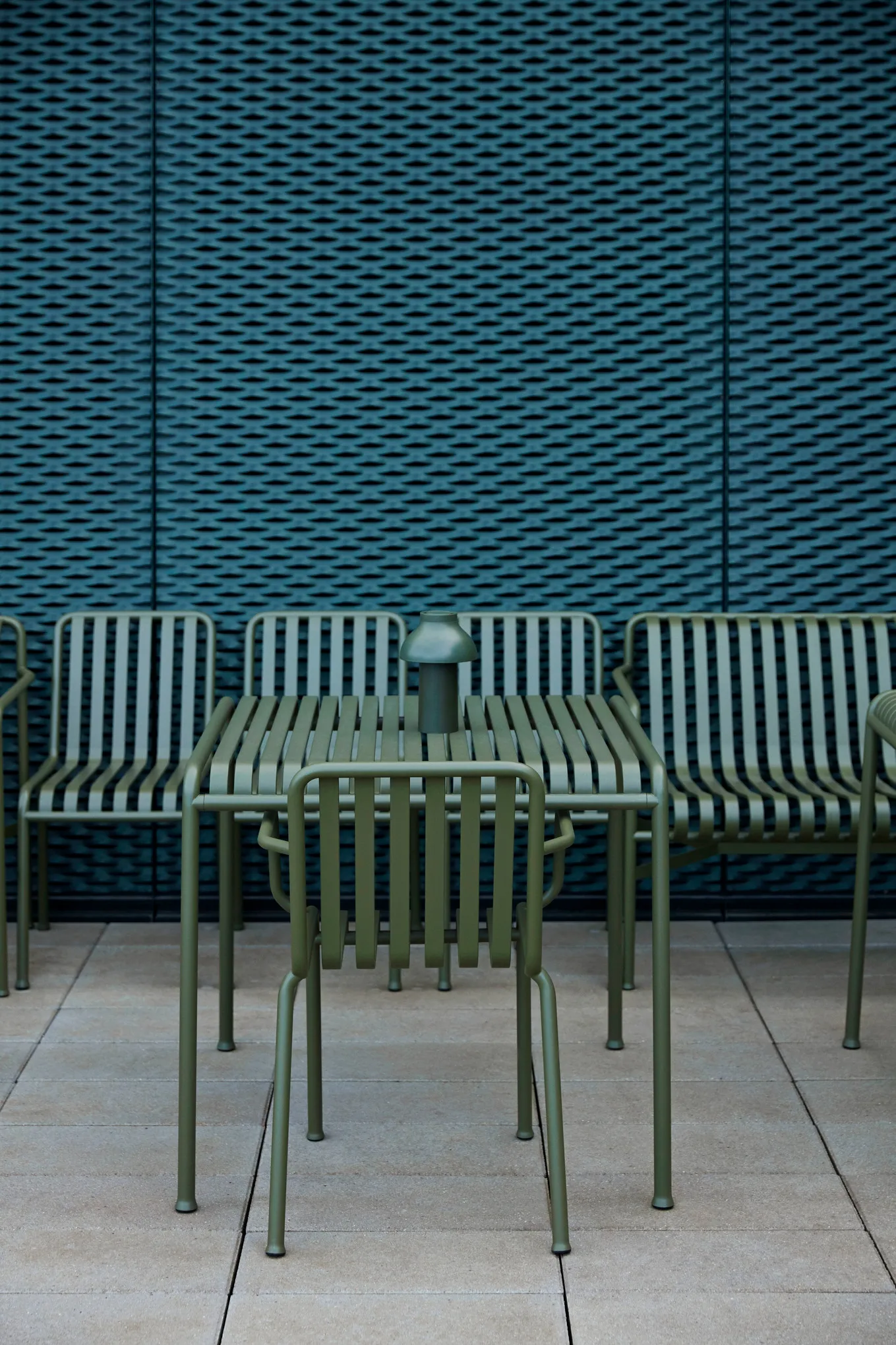 Palissade Tisch 82,5x90 cm, Olive green HAY