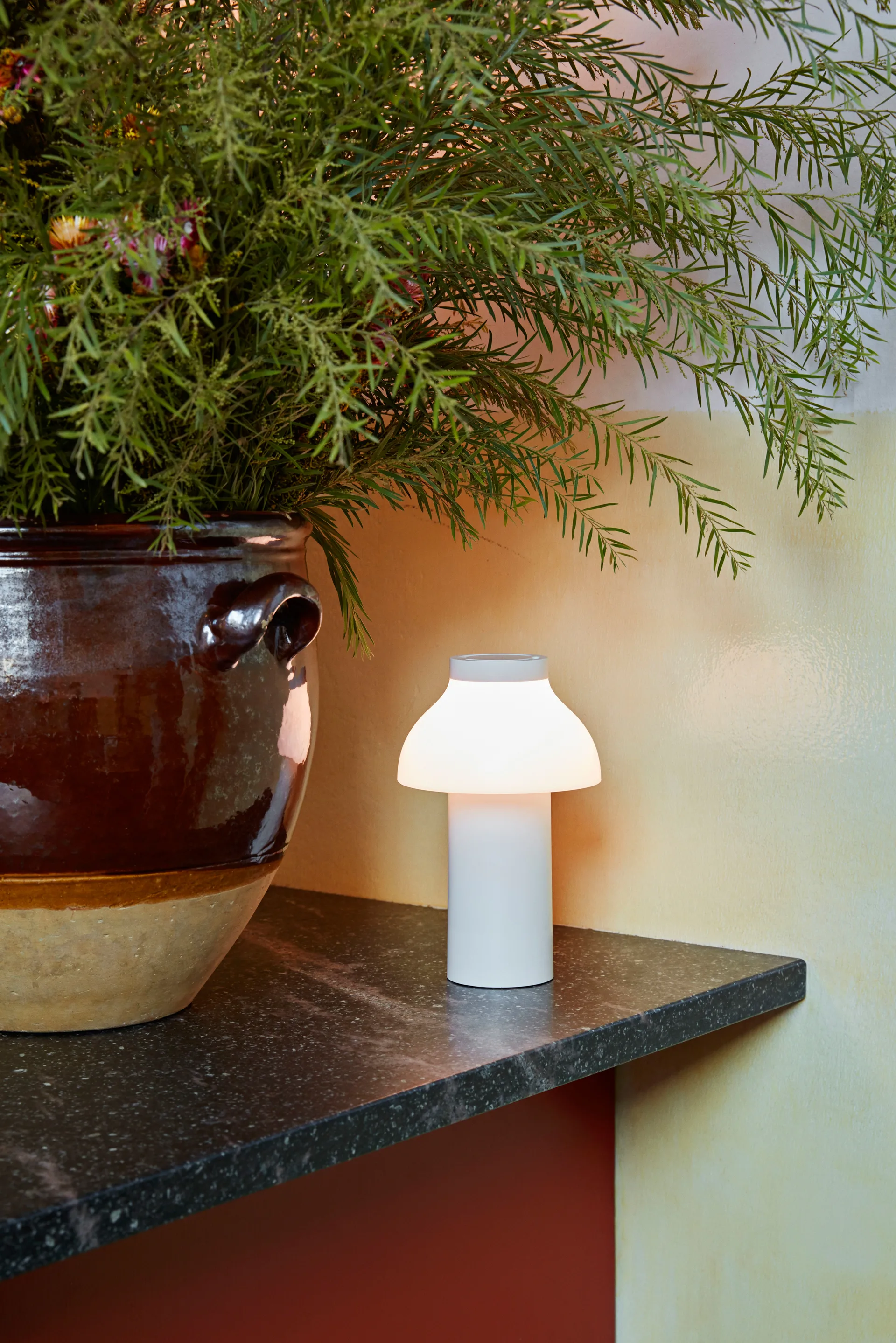 PC Portable Tischleuchte, Cream white HAY